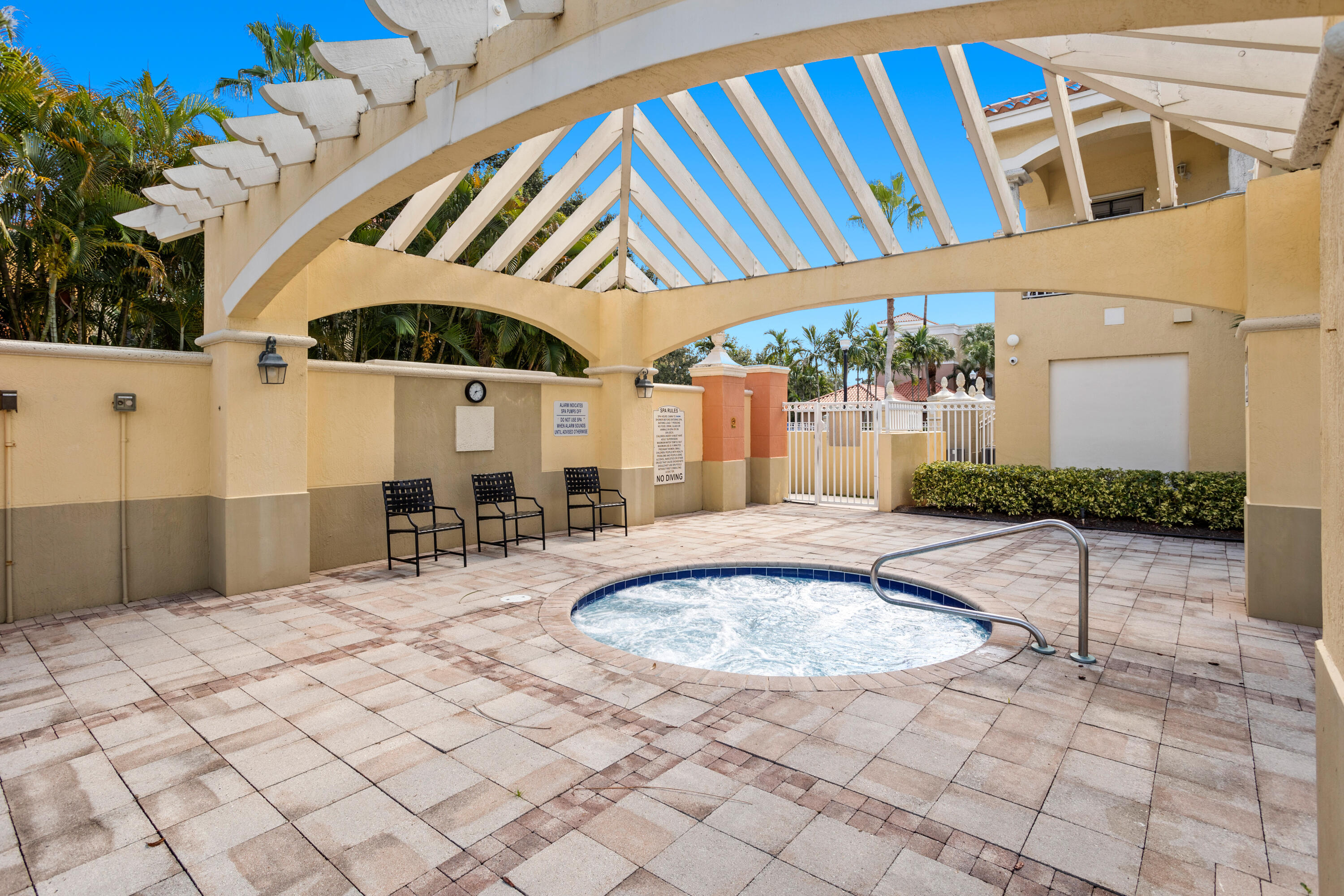 RESIDENCES AT LEGACY PLACE CONDO - Residential Lease