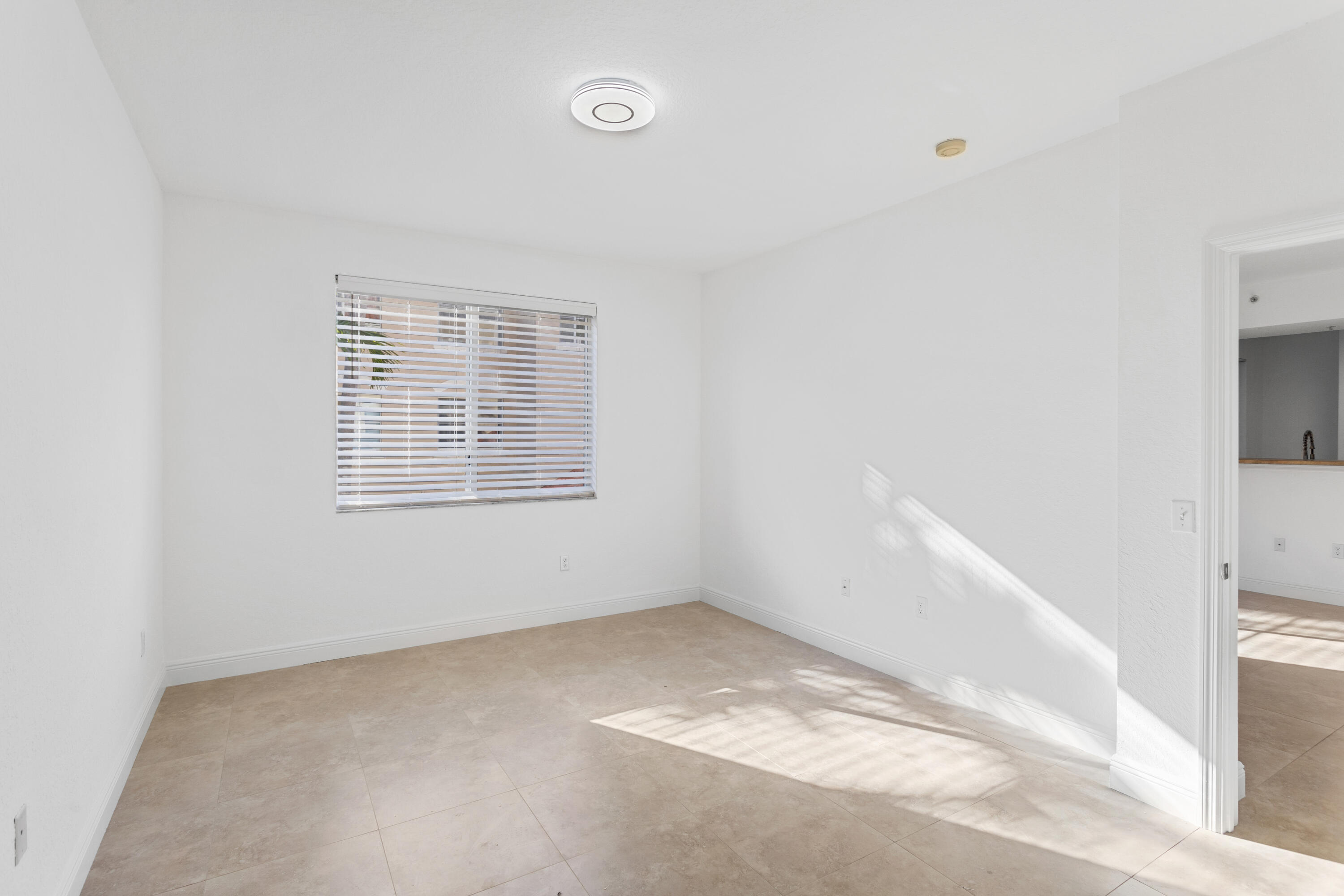 RESIDENCES AT LEGACY PLACE CONDO - Residential Lease