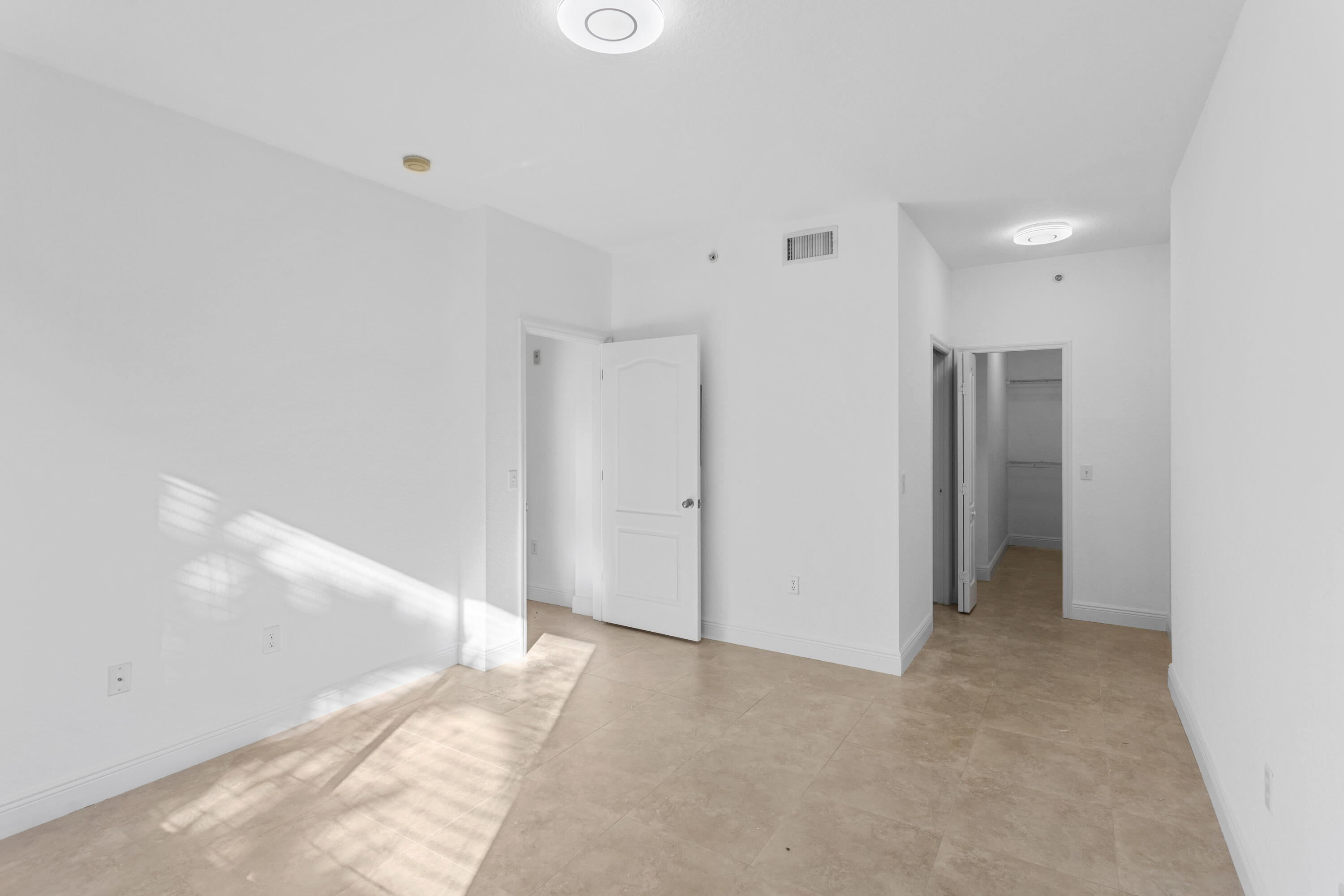 RESIDENCES AT LEGACY PLACE CONDO - Residential Lease