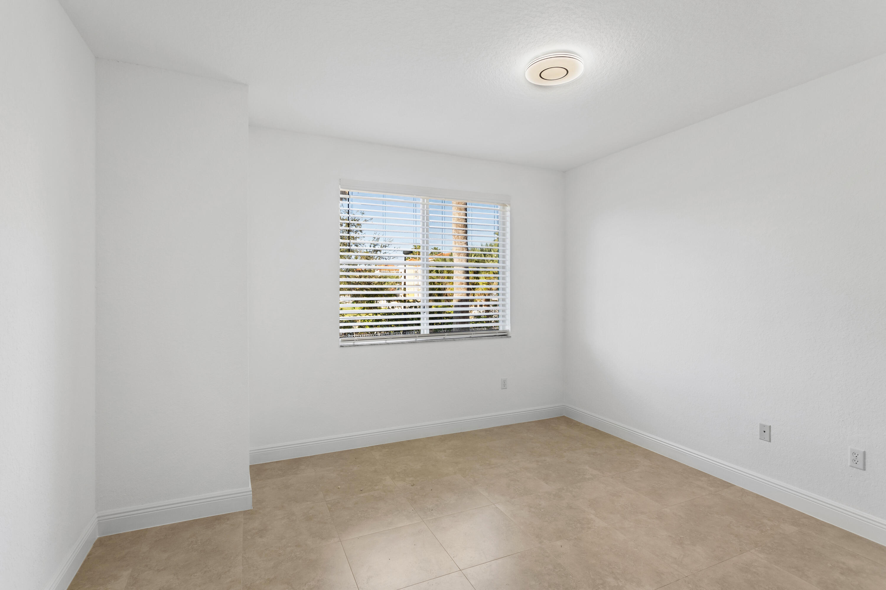 RESIDENCES AT LEGACY PLACE CONDO - Residential Lease