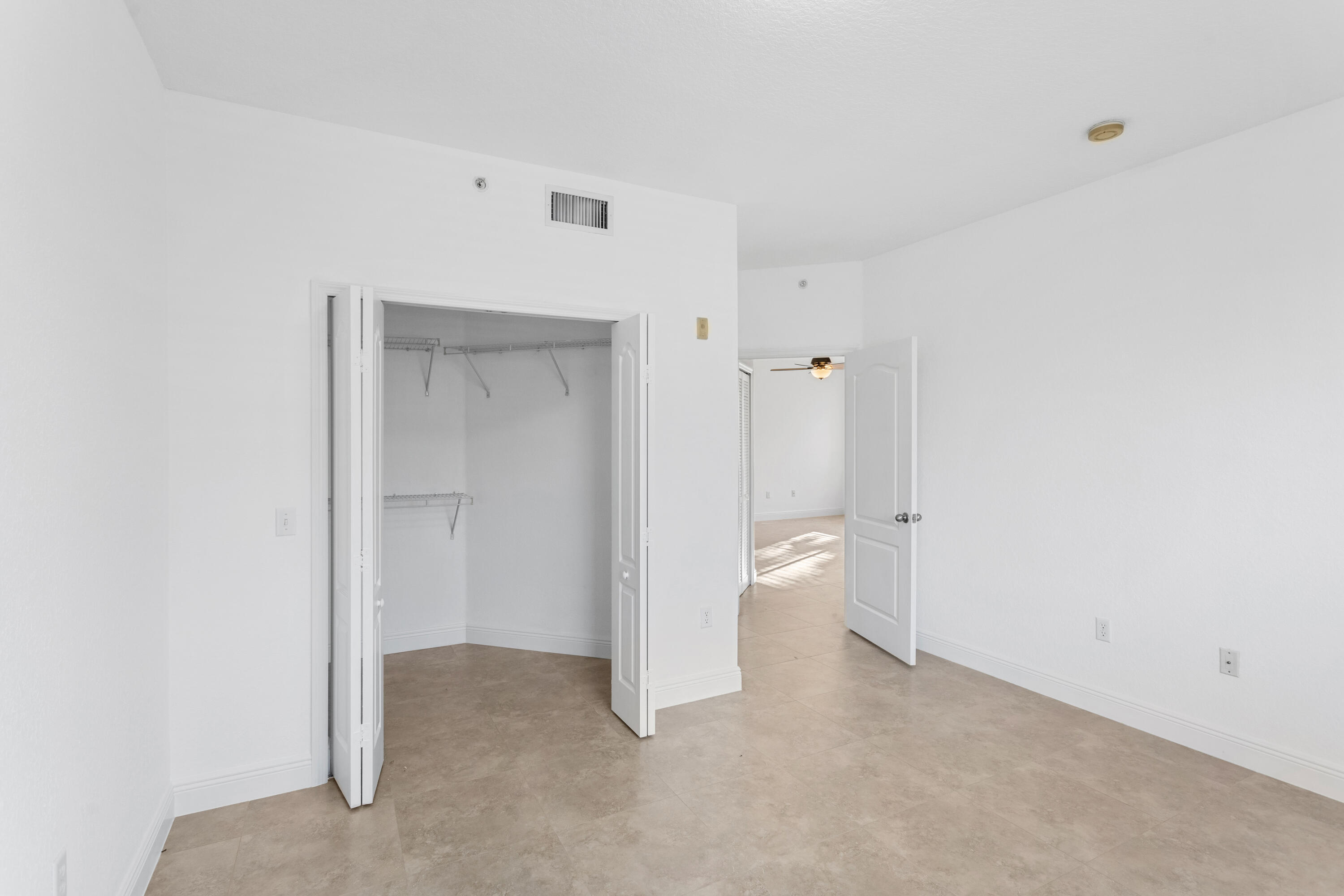 RESIDENCES AT LEGACY PLACE CONDO - Residential Lease