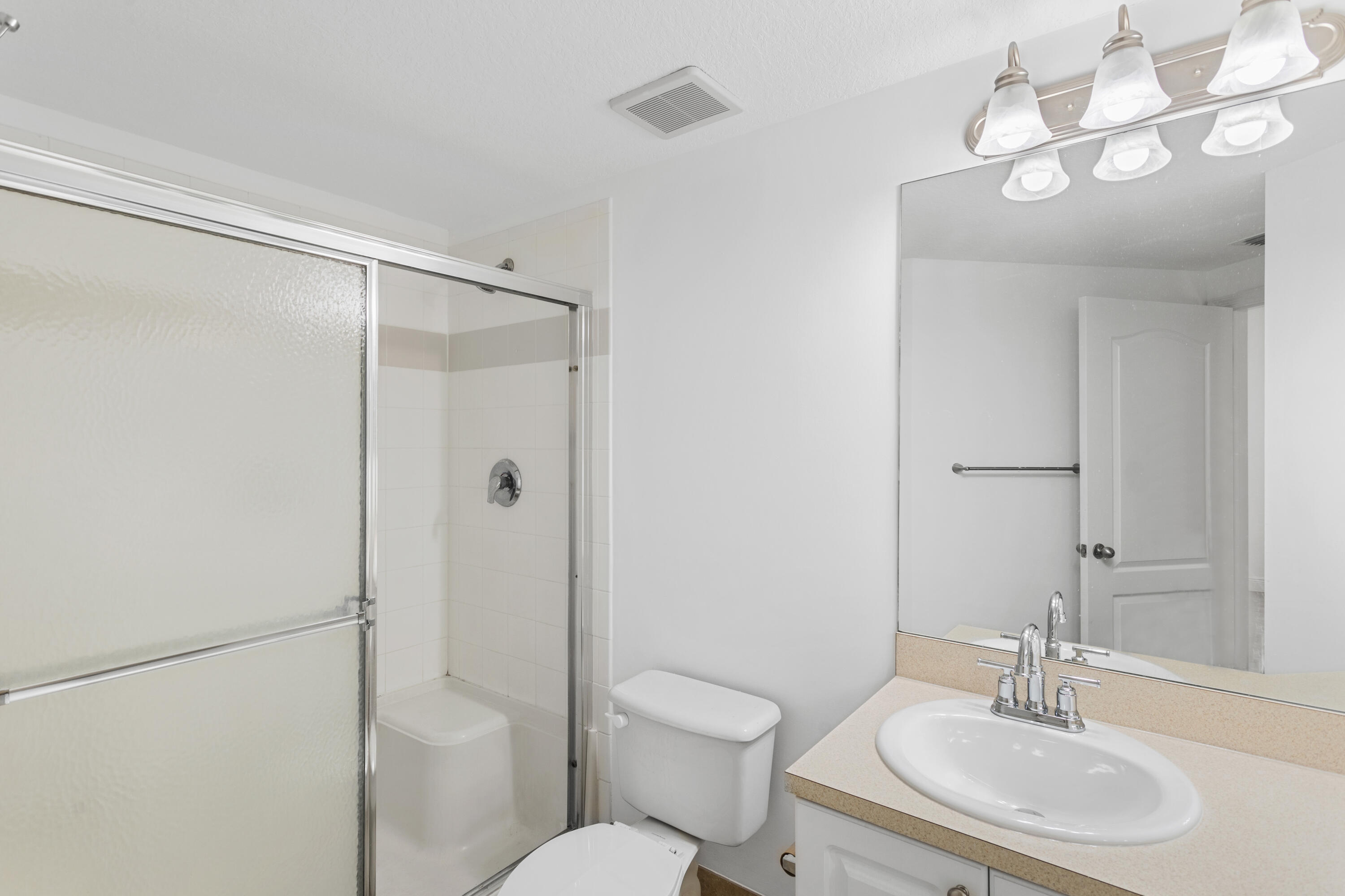 RESIDENCES AT LEGACY PLACE CONDO - Residential Lease