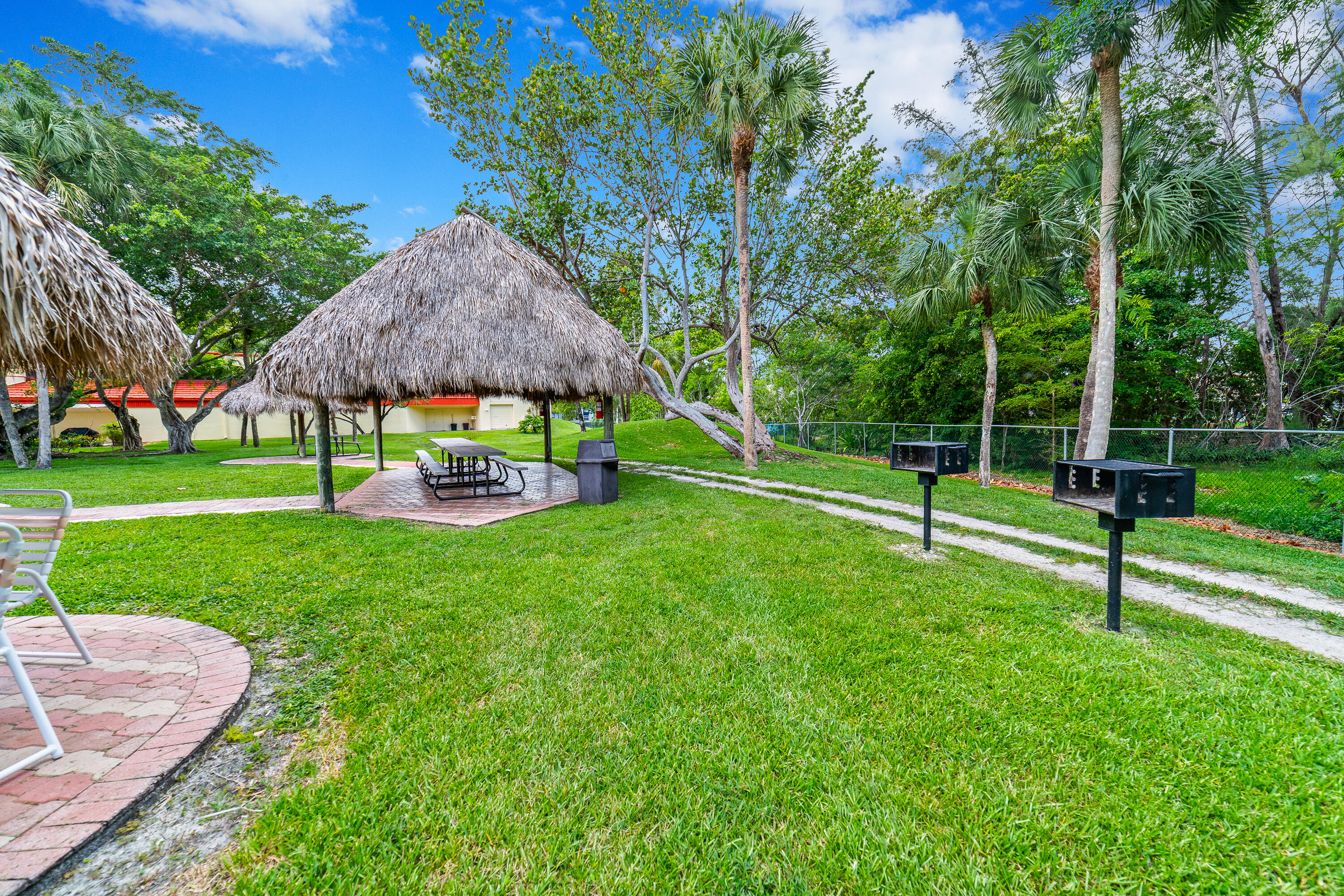HOLIDAY SPRINGS VILLAGE 1 CONDO - Residential