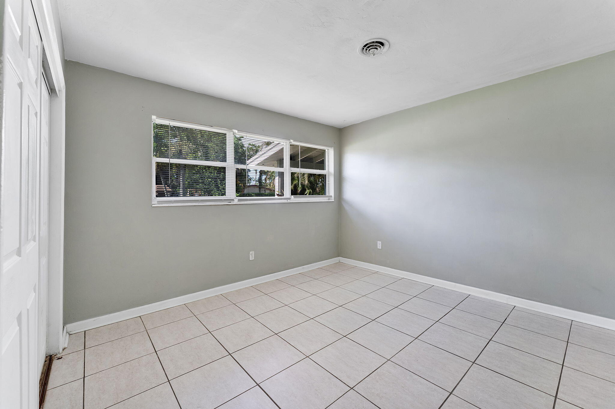 PALM BEACH FARMS CO 7 - Residential Income