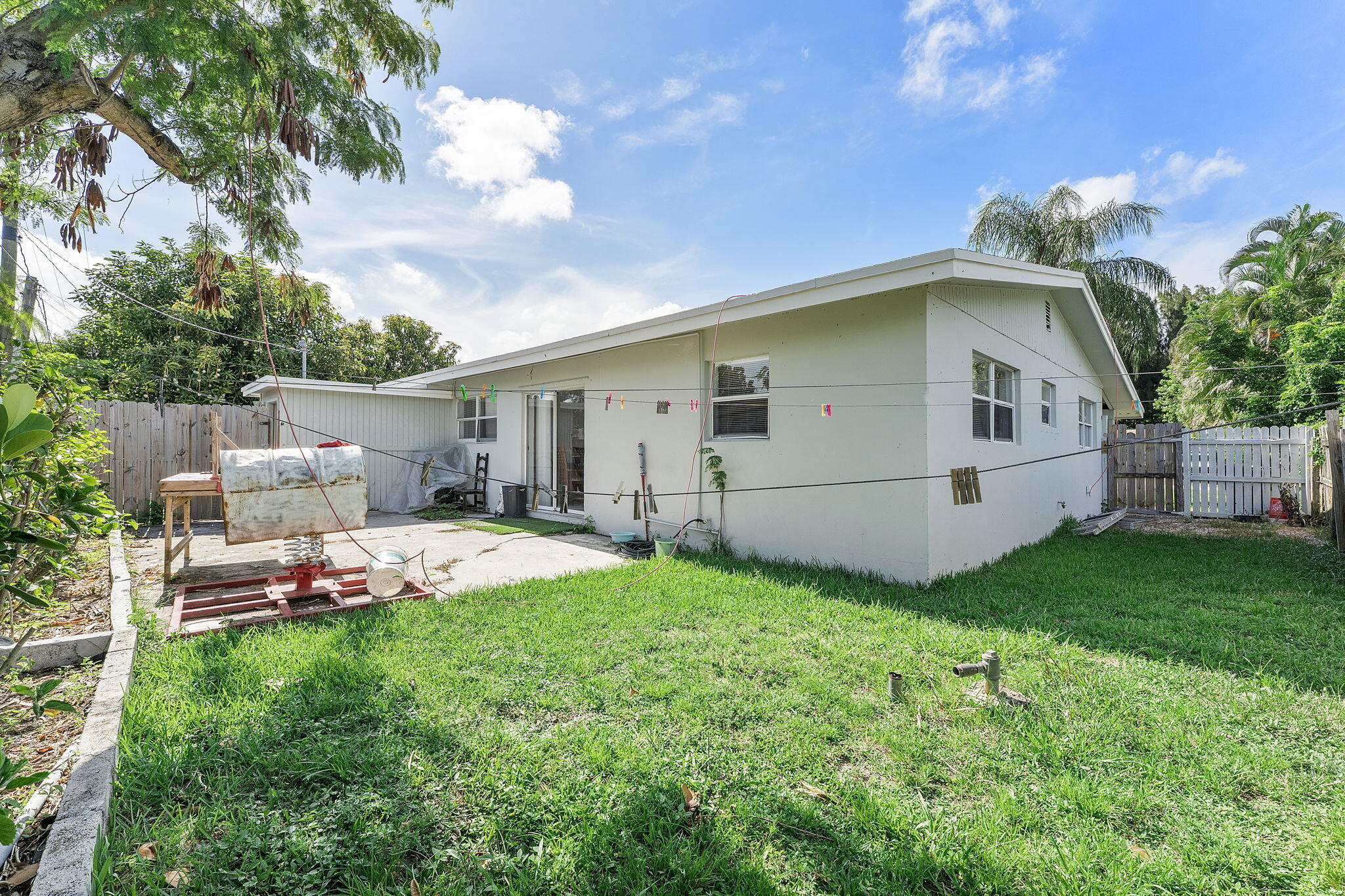 PALM BEACH FARMS CO 7 - Residential Income