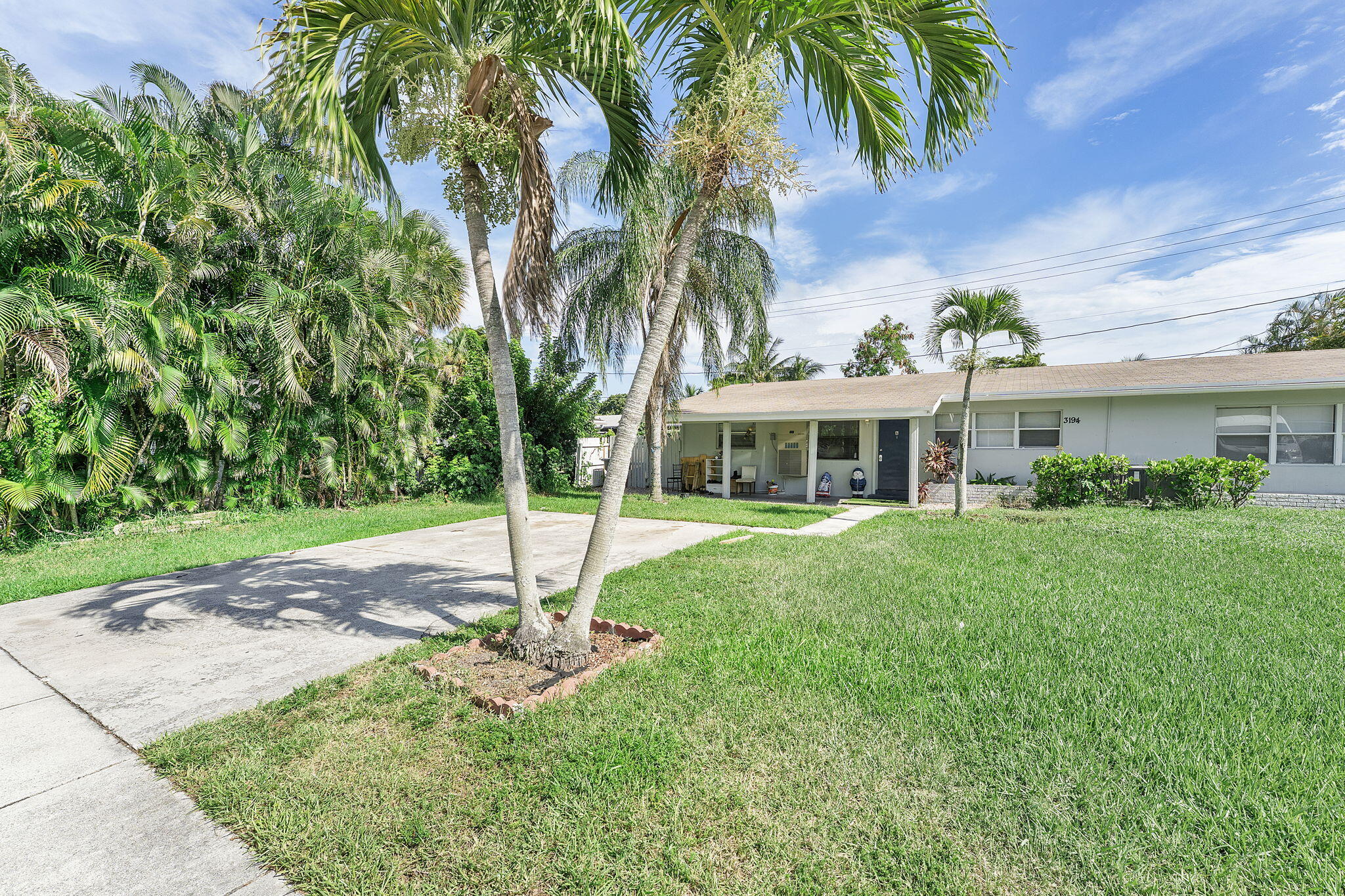 PALM BEACH FARMS CO 7 - Residential Income