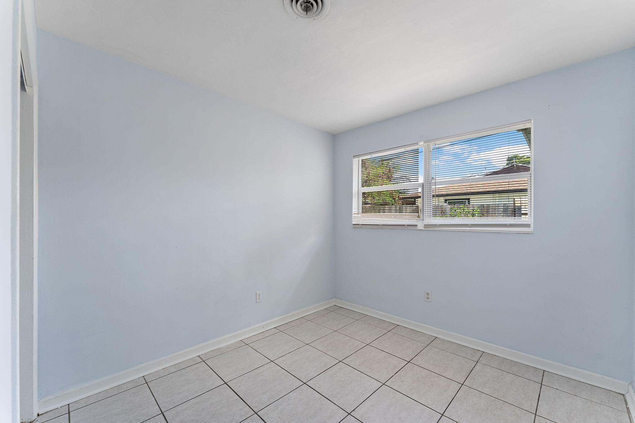 PALM BEACH FARMS CO 7 - Residential Income