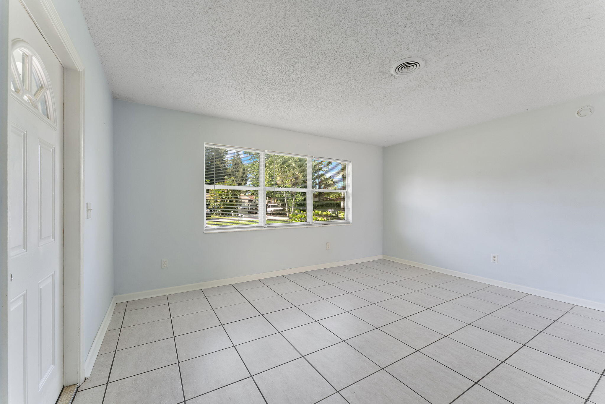 PALM BEACH FARMS CO 7 - Residential Income