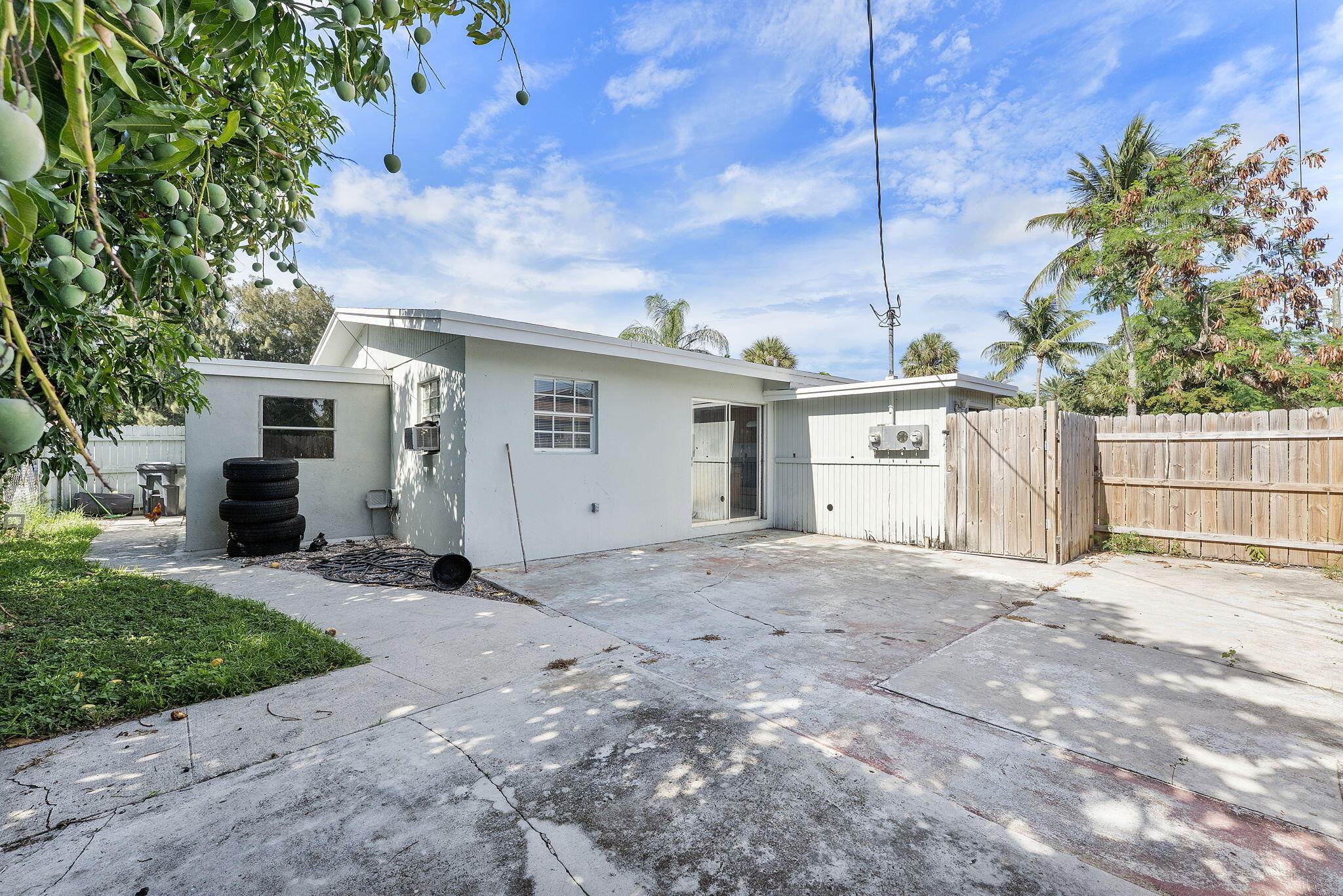 PALM BEACH FARMS CO 7 - Residential Income