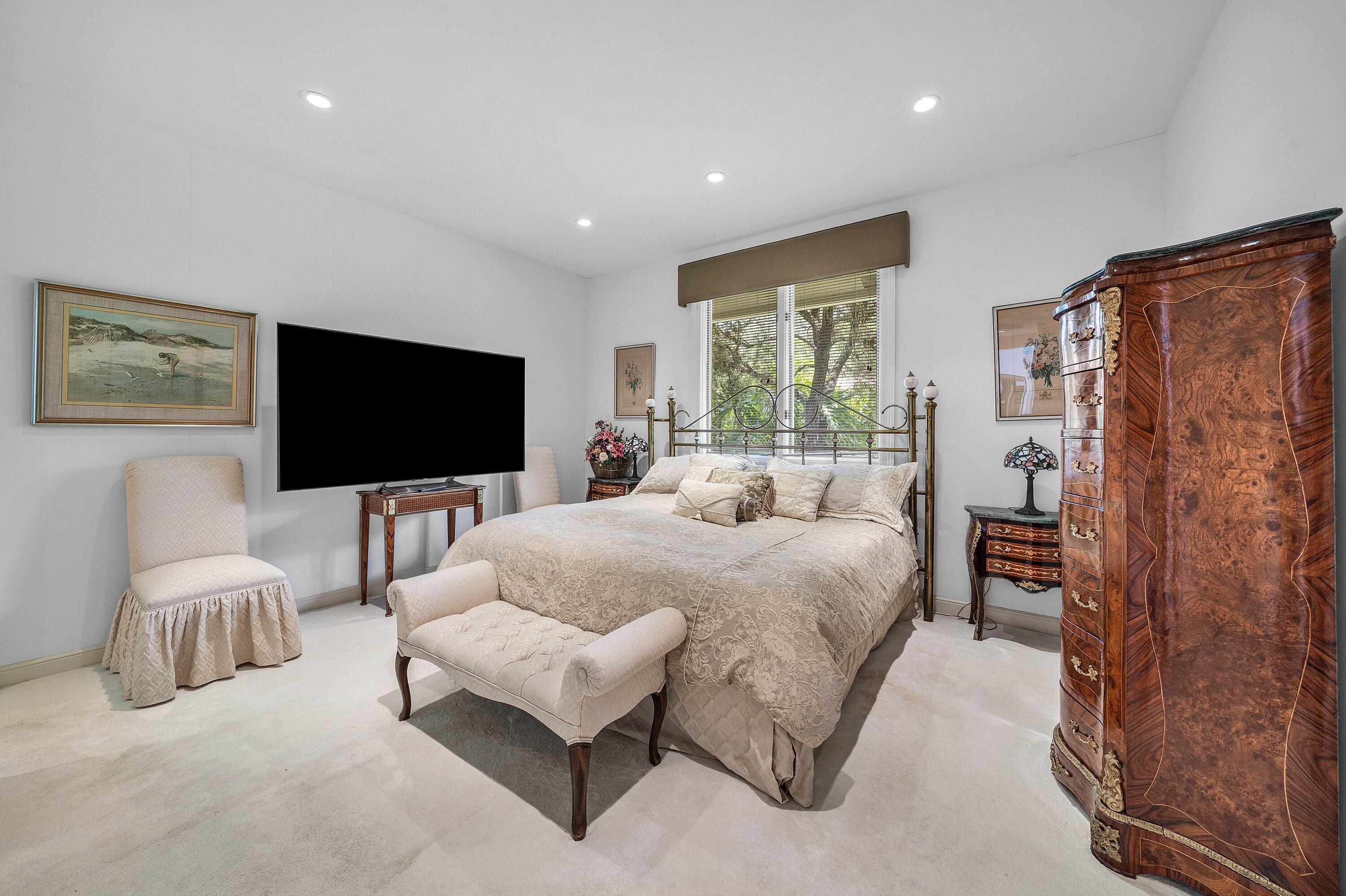BREAKERS WEST 5 - Residential