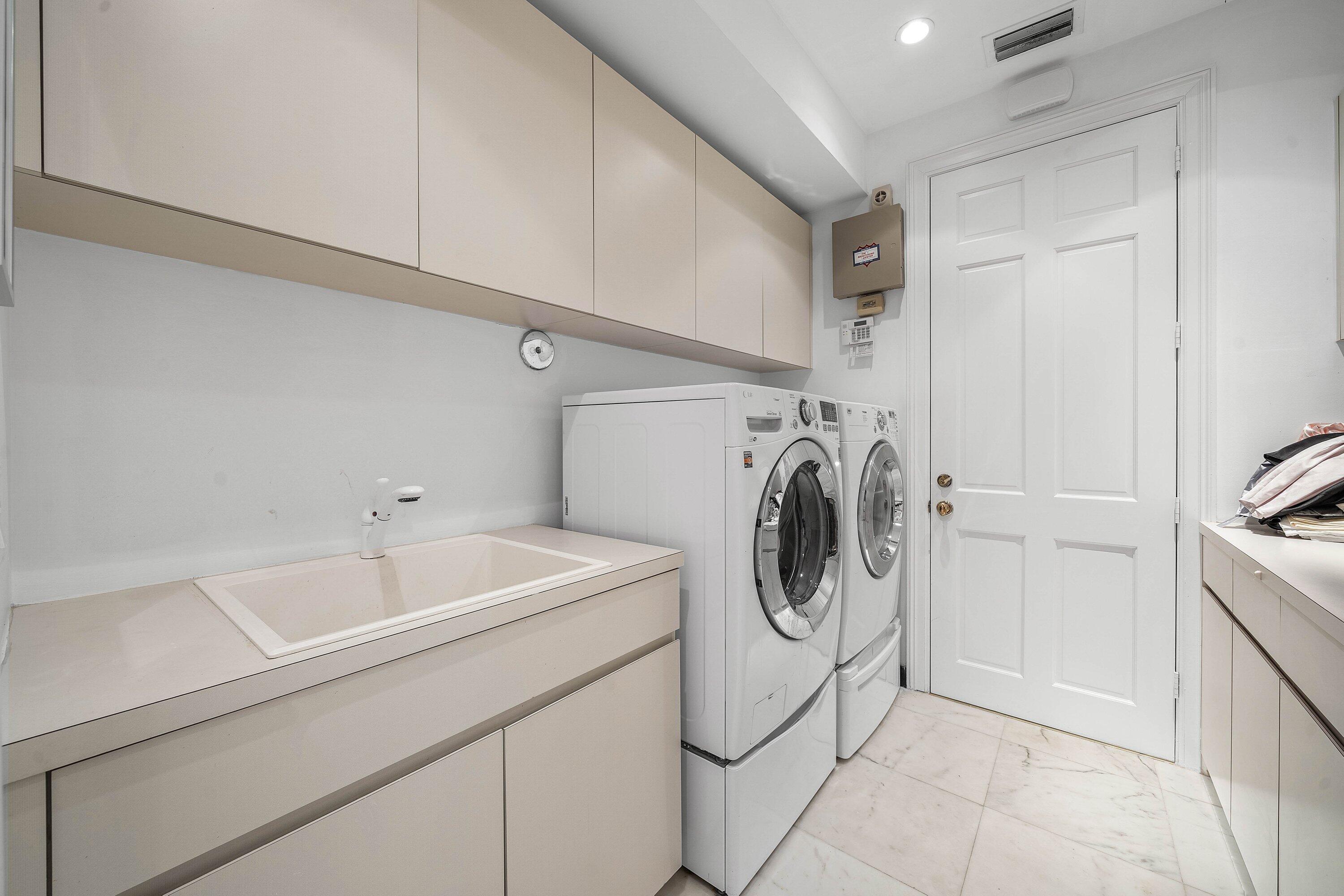 BREAKERS WEST 5 - Residential