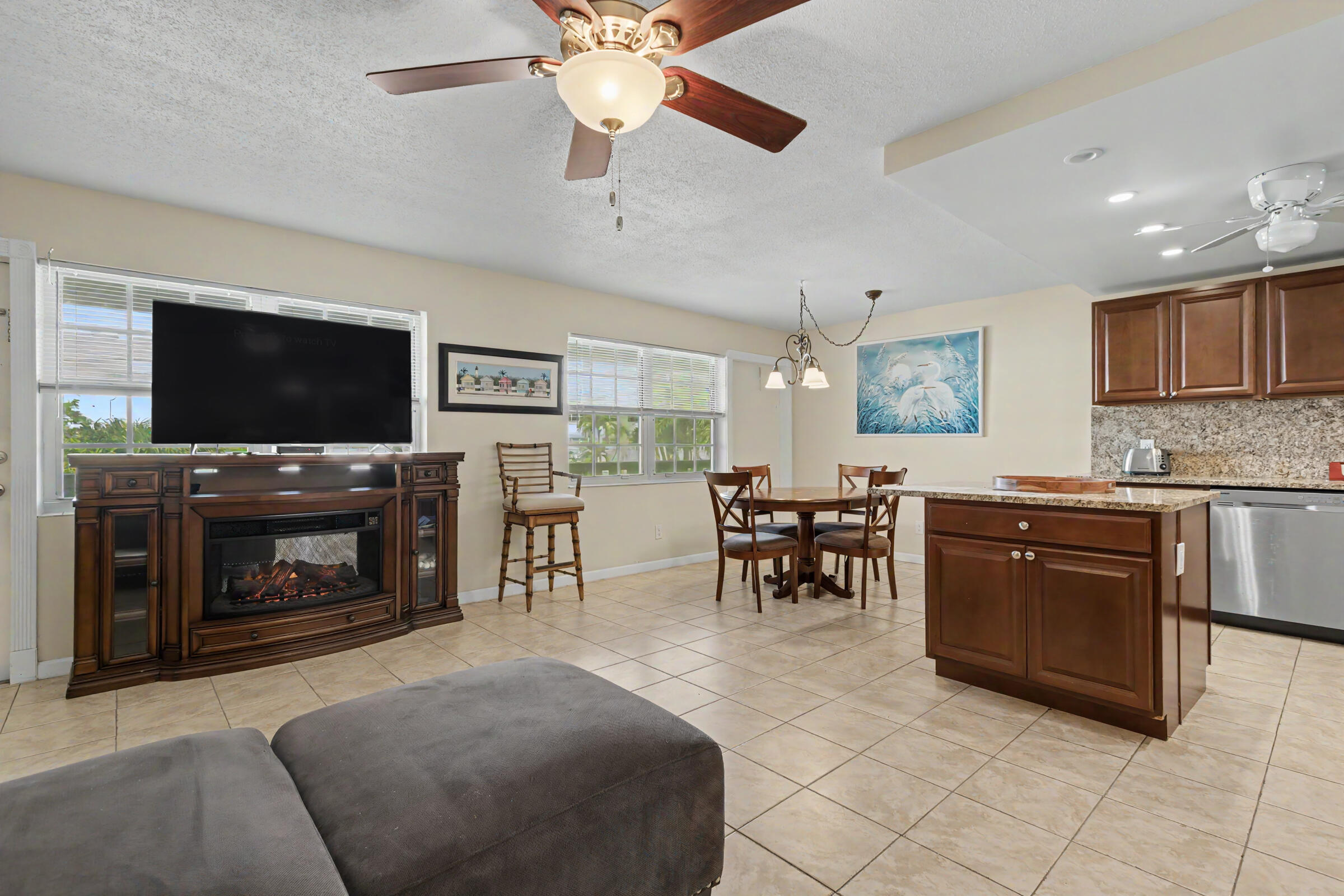 MAYBURY MANSIONS CONDO - Residential Lease