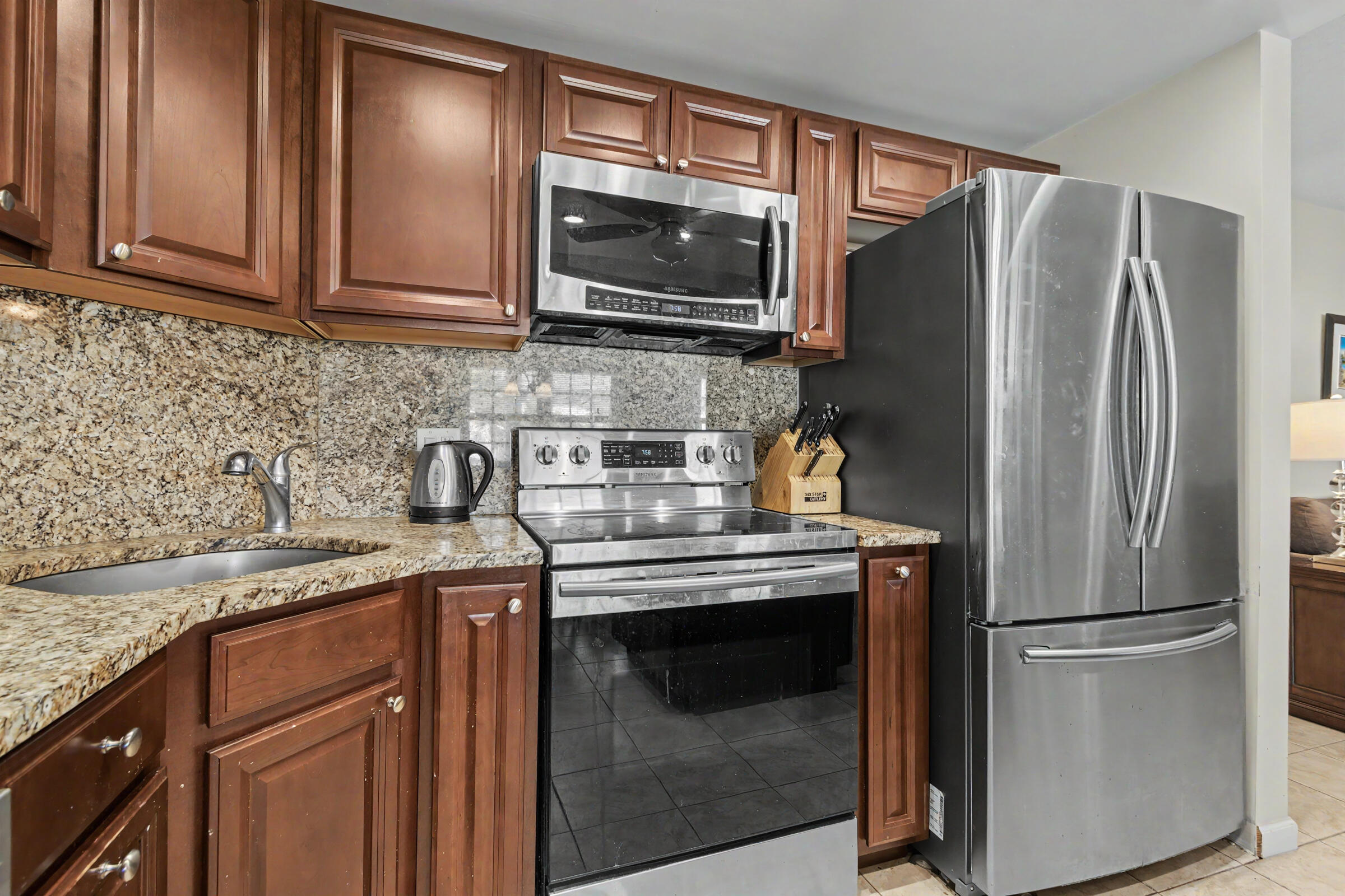 MAYBURY MANSIONS CONDO - Residential Lease