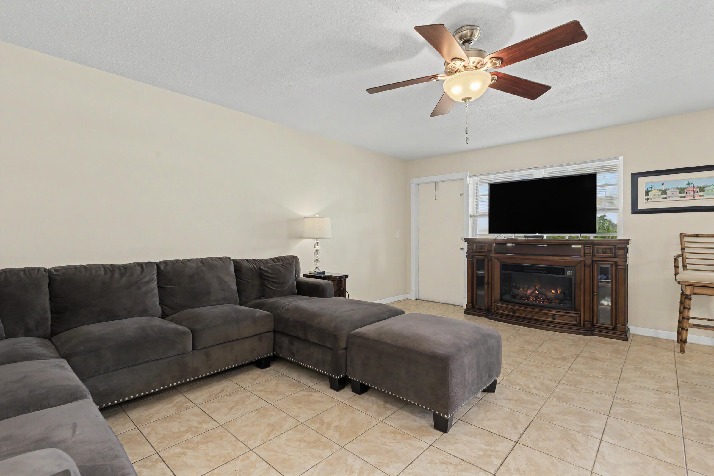 MAYBURY MANSIONS CONDO - Residential Lease