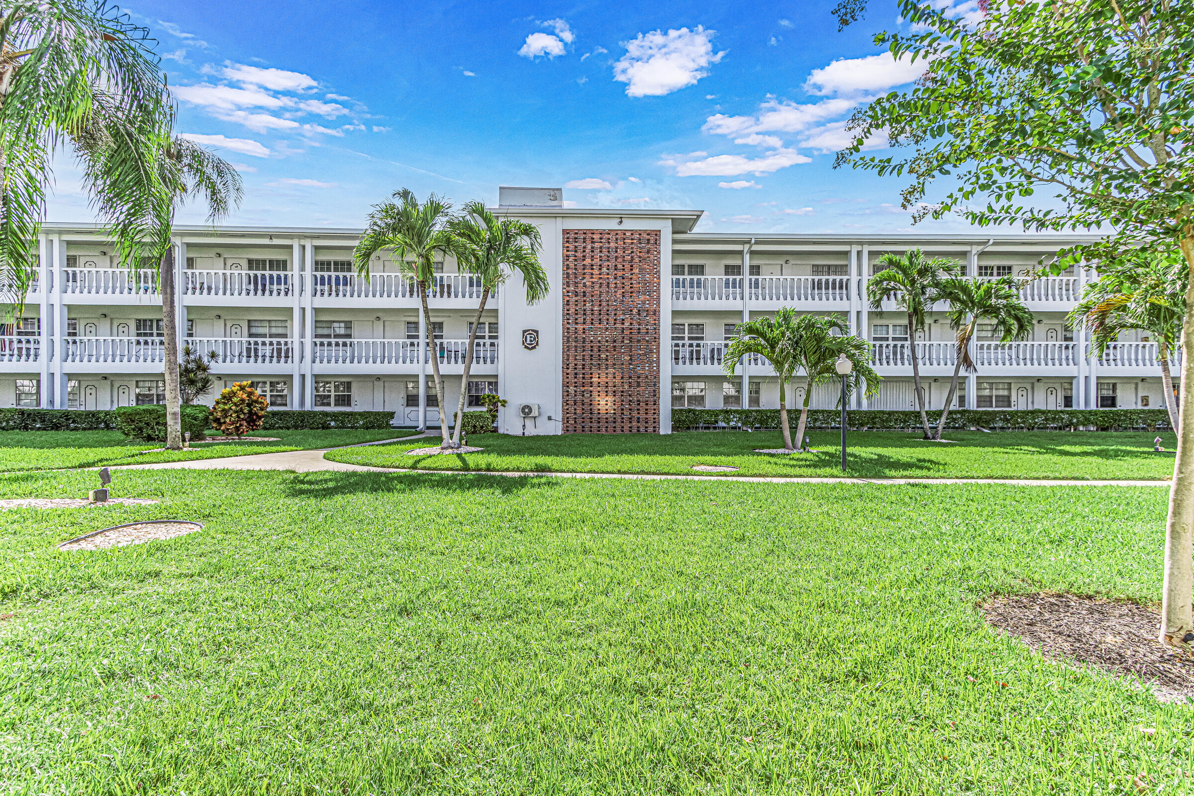 MAYBURY MANSIONS CONDO - Residential Lease