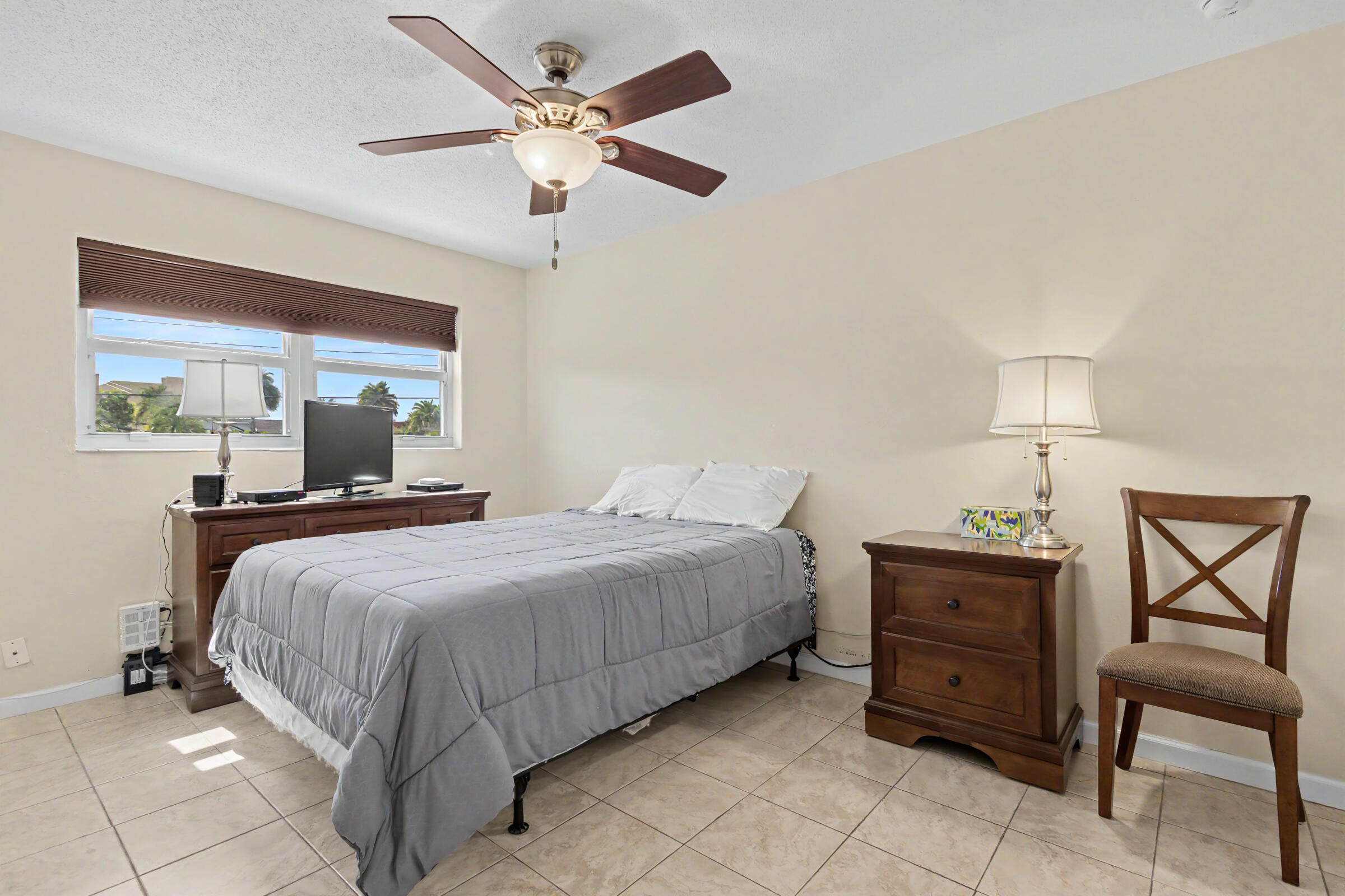 MAYBURY MANSIONS CONDO - Residential Lease