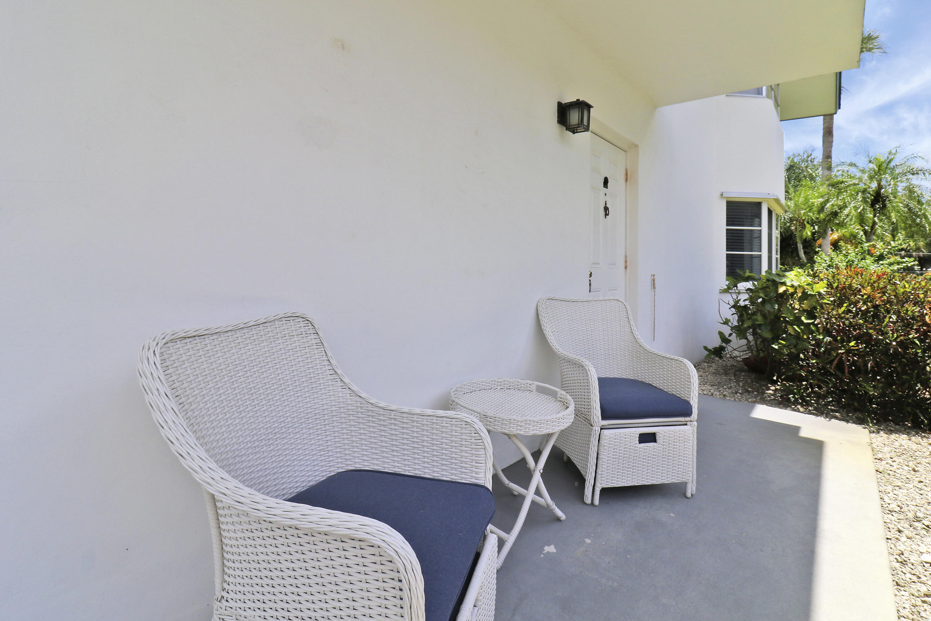 TEQUESTA GARDEN COND NO 6 S 526 FT OF PAR 2 TEQUES - Residential