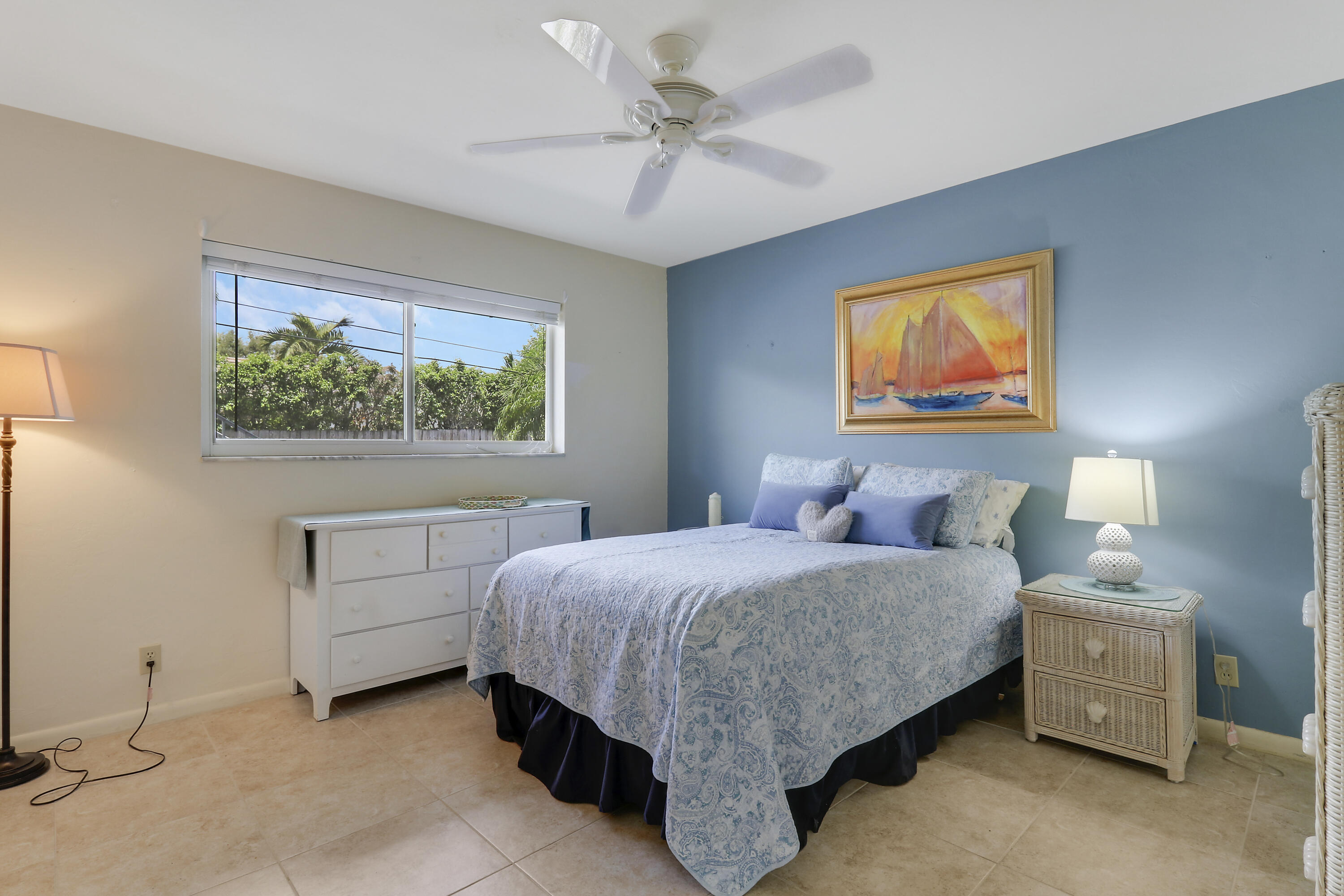 TEQUESTA GARDEN COND NO 6 S 526 FT OF PAR 2 TEQUES - Residential