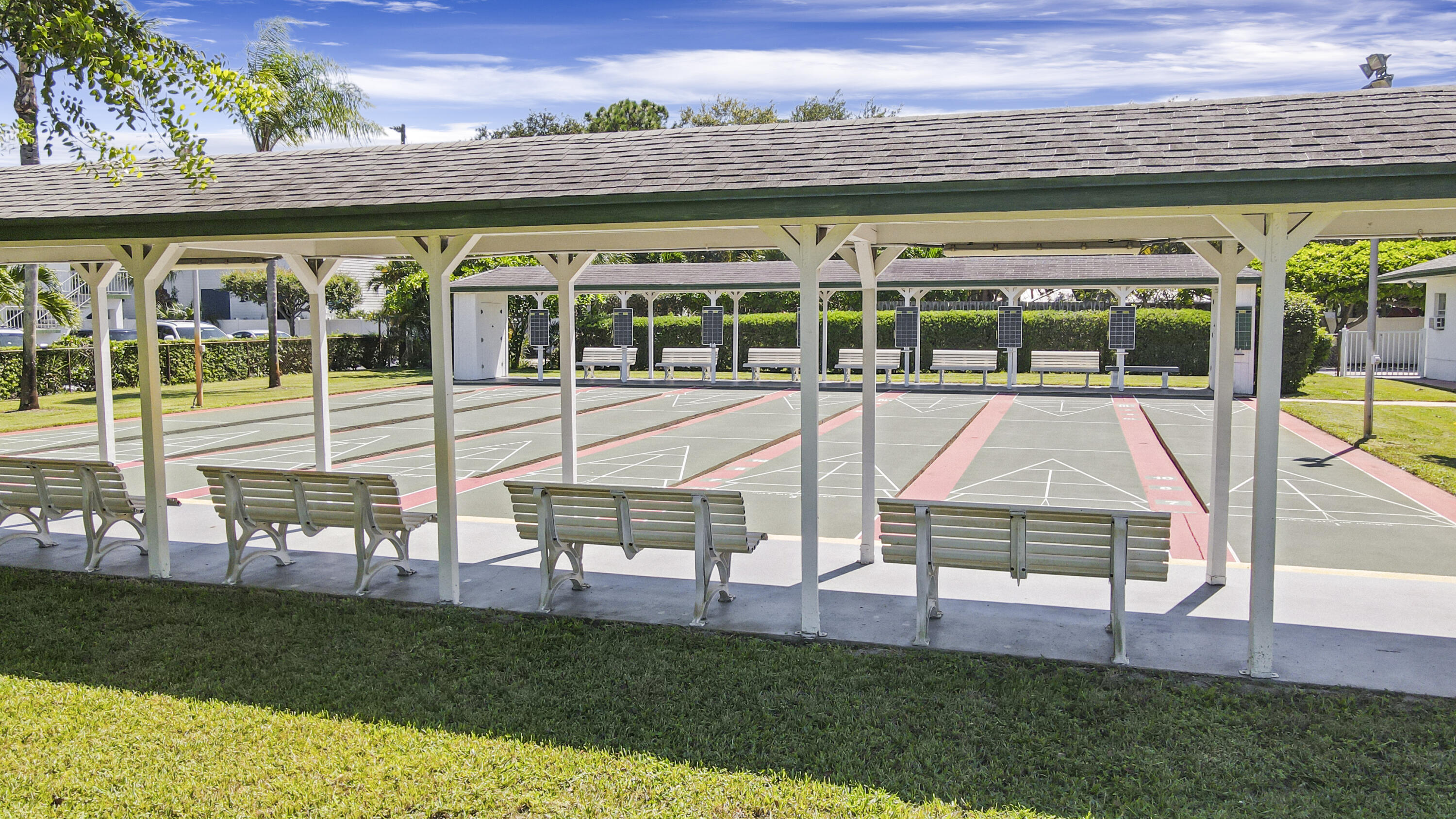 TEQUESTA GARDEN COND NO 6 S 526 FT OF PAR 2 TEQUES - Residential