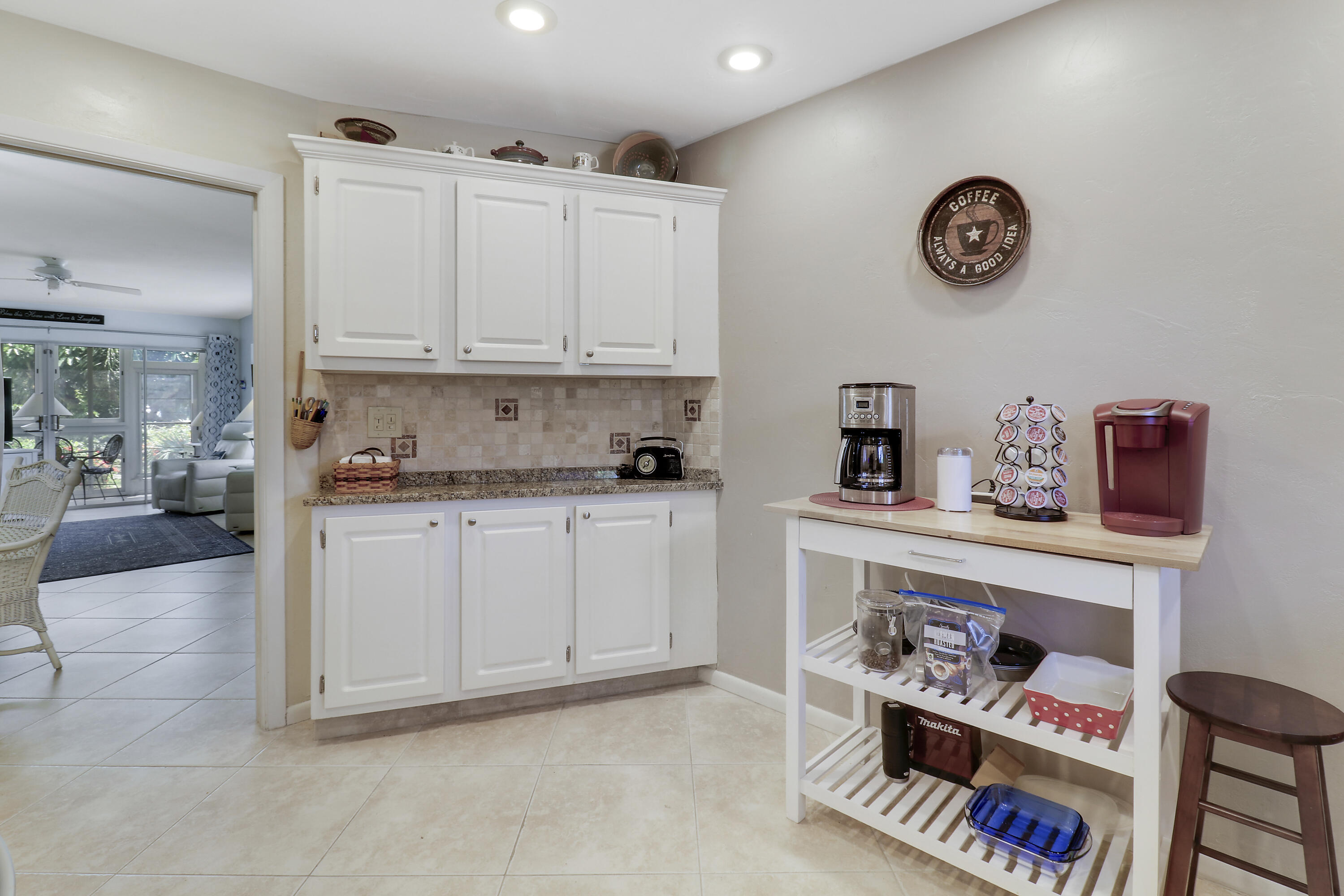 TEQUESTA GARDEN COND NO 6 S 526 FT OF PAR 2 TEQUES - Residential