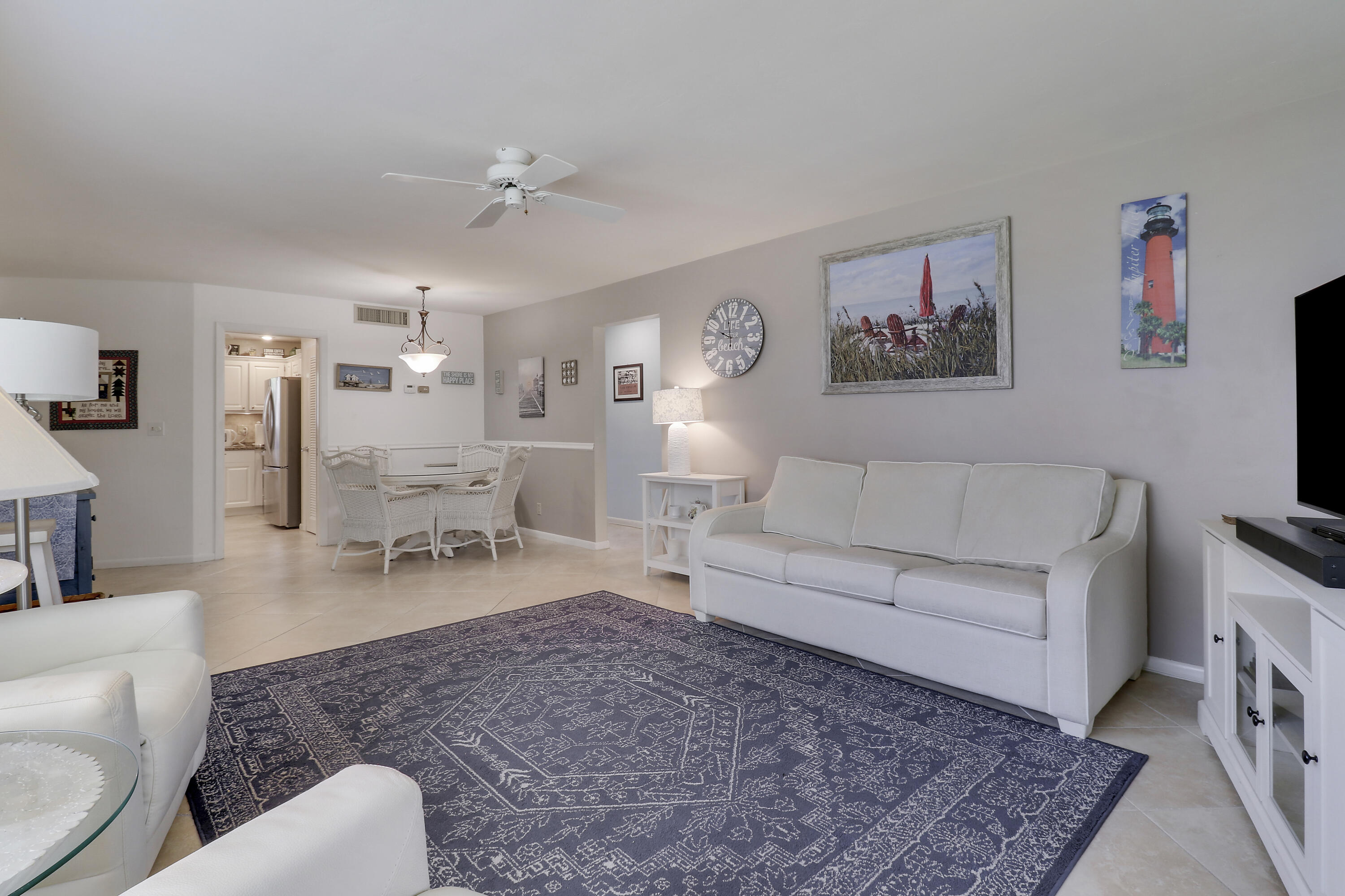 TEQUESTA GARDEN COND NO 6 S 526 FT OF PAR 2 TEQUES - Residential