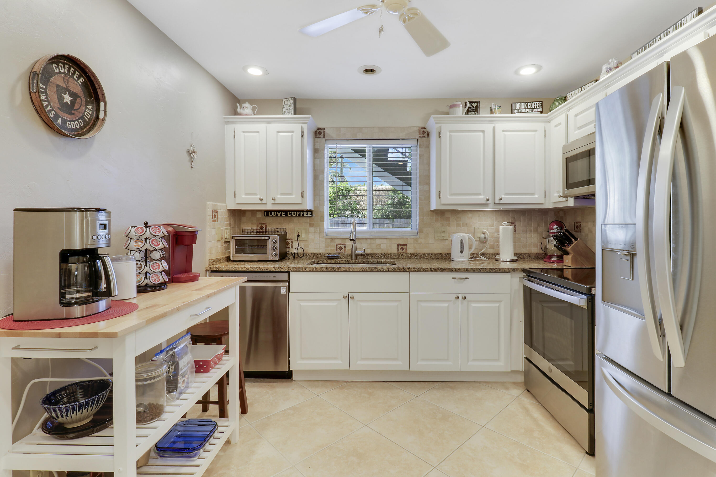 TEQUESTA GARDEN COND NO 6 S 526 FT OF PAR 2 TEQUES - Residential