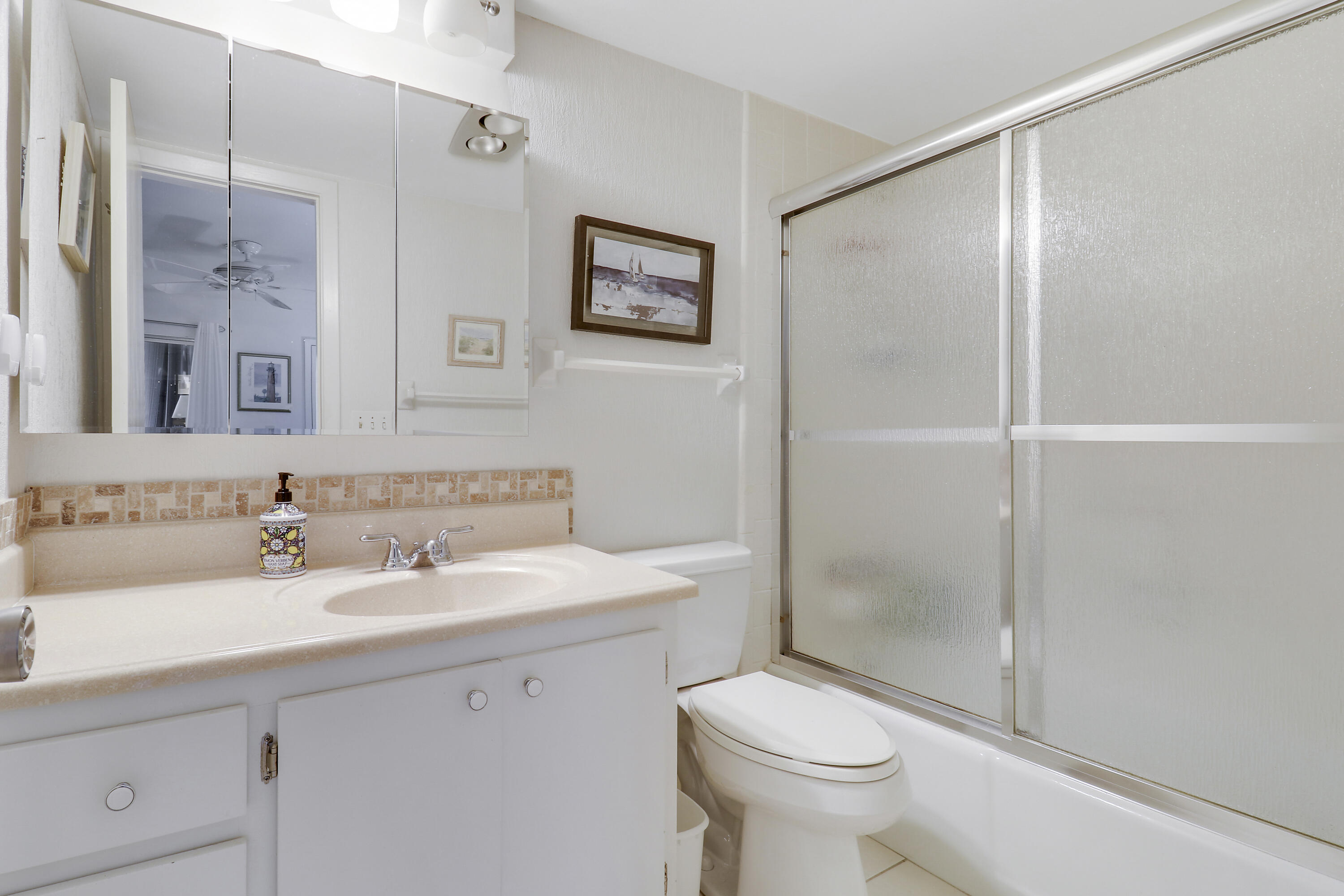 TEQUESTA GARDEN COND NO 6 S 526 FT OF PAR 2 TEQUES - Residential