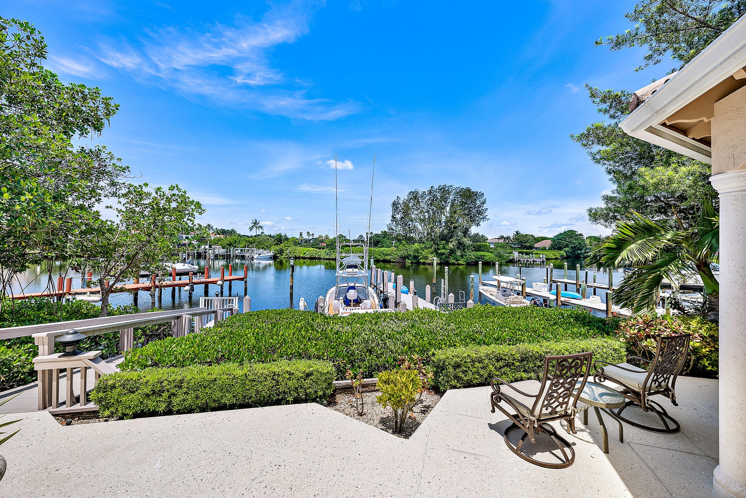 JONATHANS LANDING - Residential