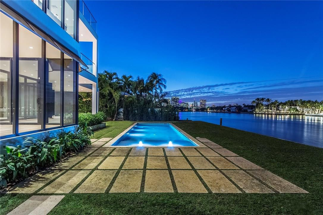 RIO VISTA ISLES - Residential