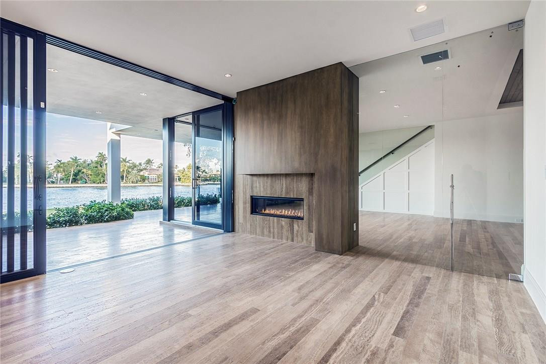 RIO VISTA ISLES - Residential