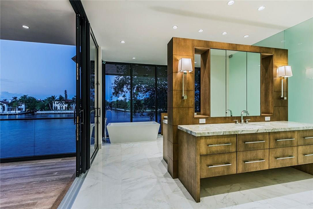 RIO VISTA ISLES - Residential
