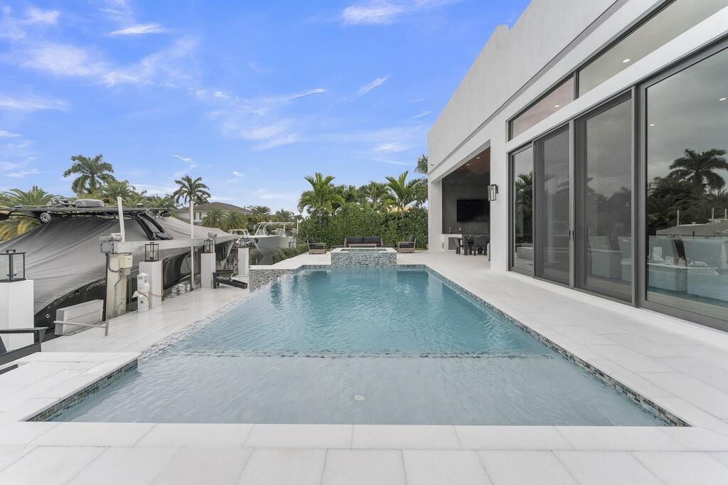 Tropic Isle In - Residential