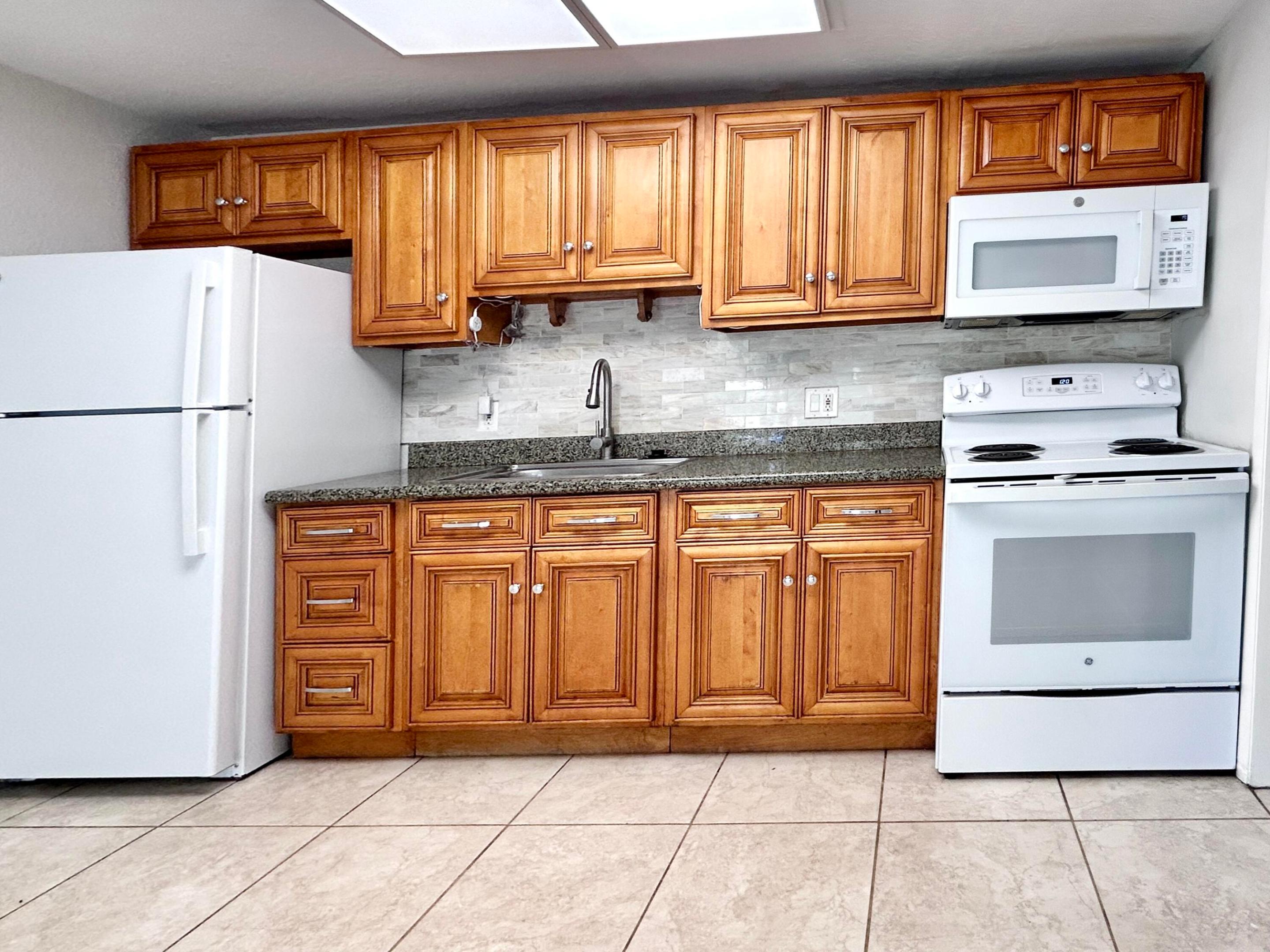 SOUTHGATE VILLAS CONDO - Residential