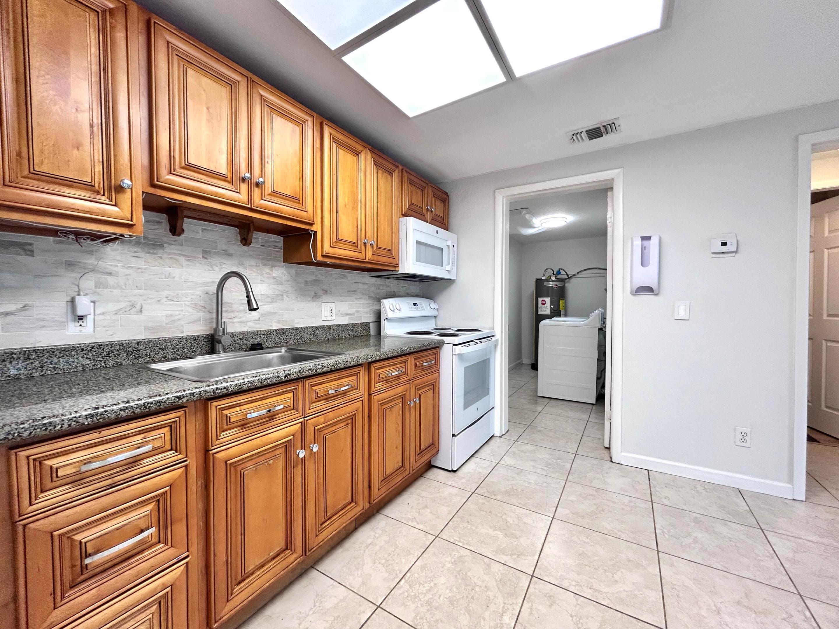 SOUTHGATE VILLAS CONDO - Residential