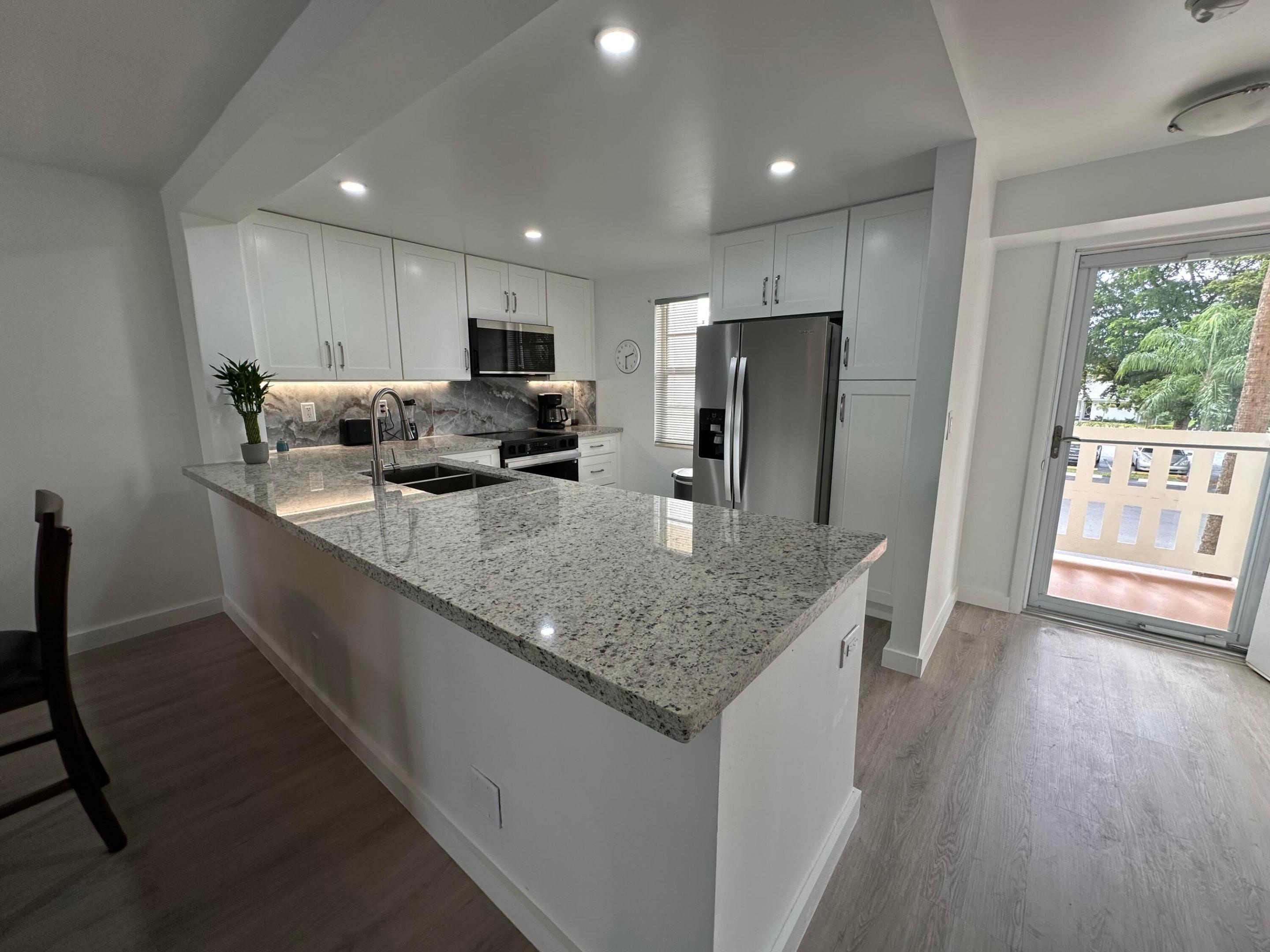 MEADOWBROOK LAKES VIEW CONDO - Residential Lease