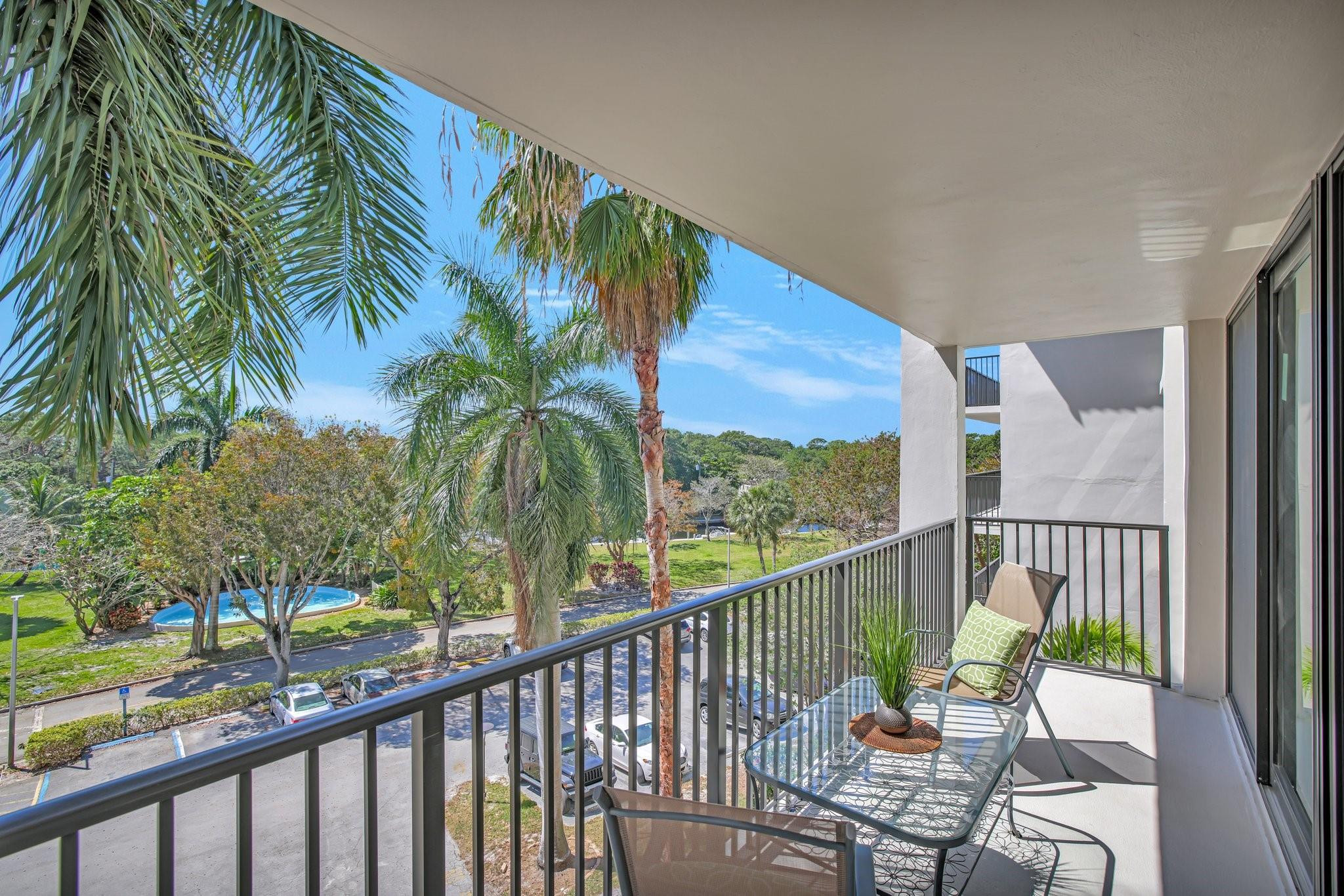 RIVER REACH CONDOMINIUM III - Residential