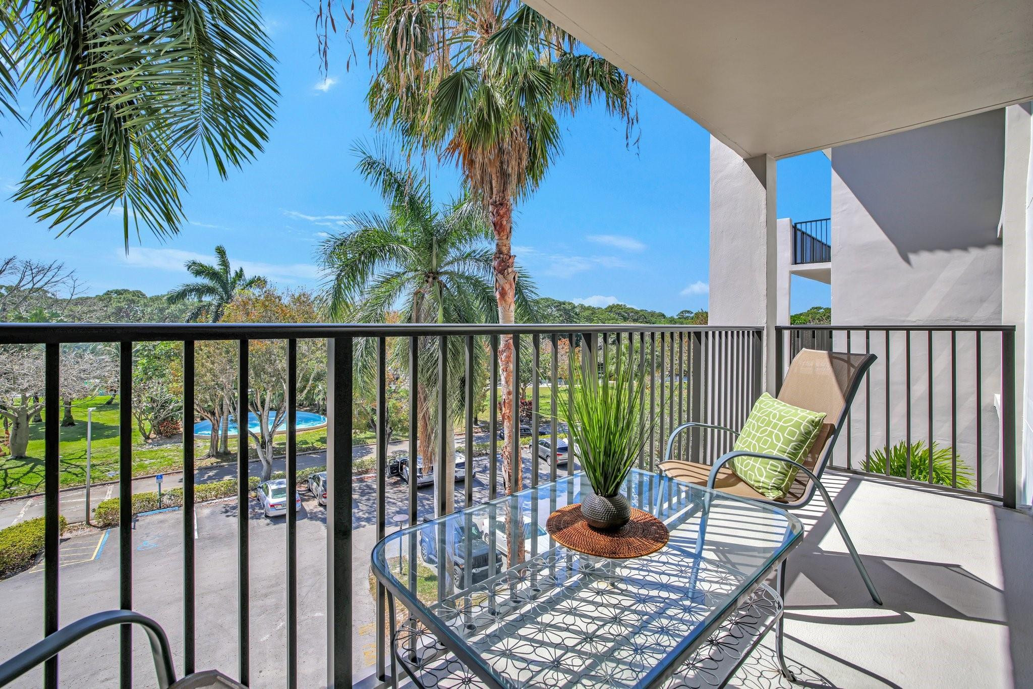 RIVER REACH CONDOMINIUM III - Residential
