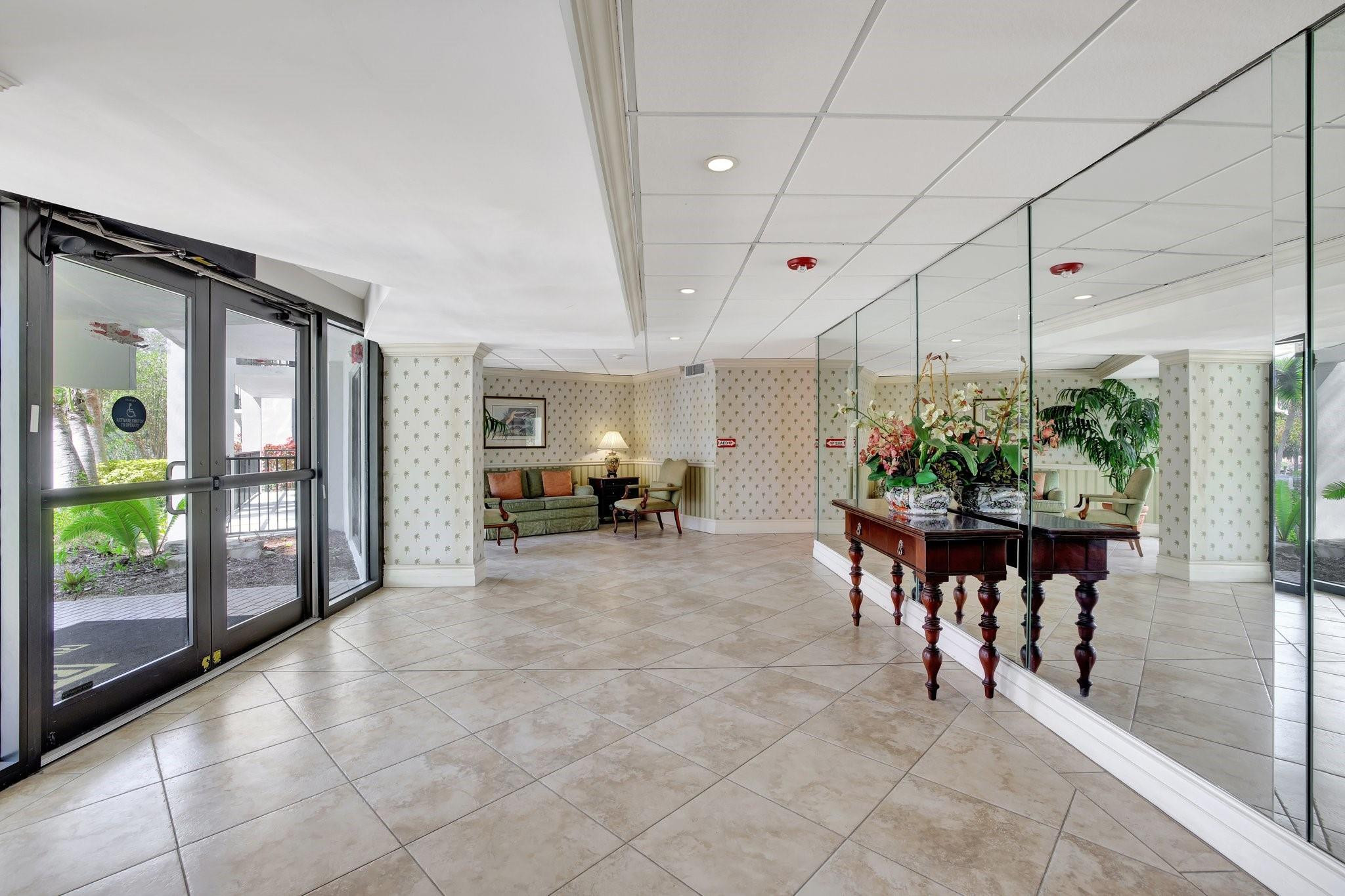 RIVER REACH CONDOMINIUM III - Residential