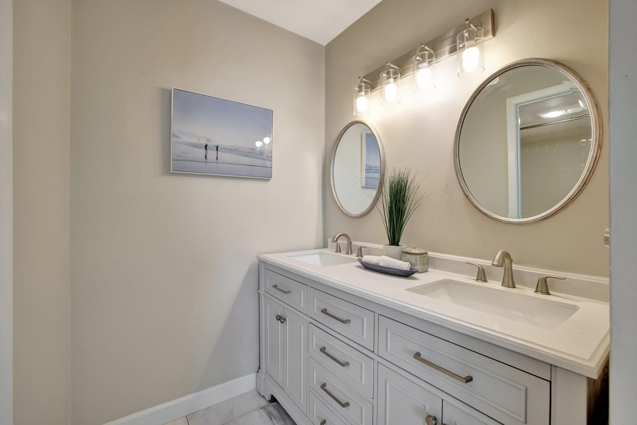 RIVER REACH CONDOMINIUM III - Residential