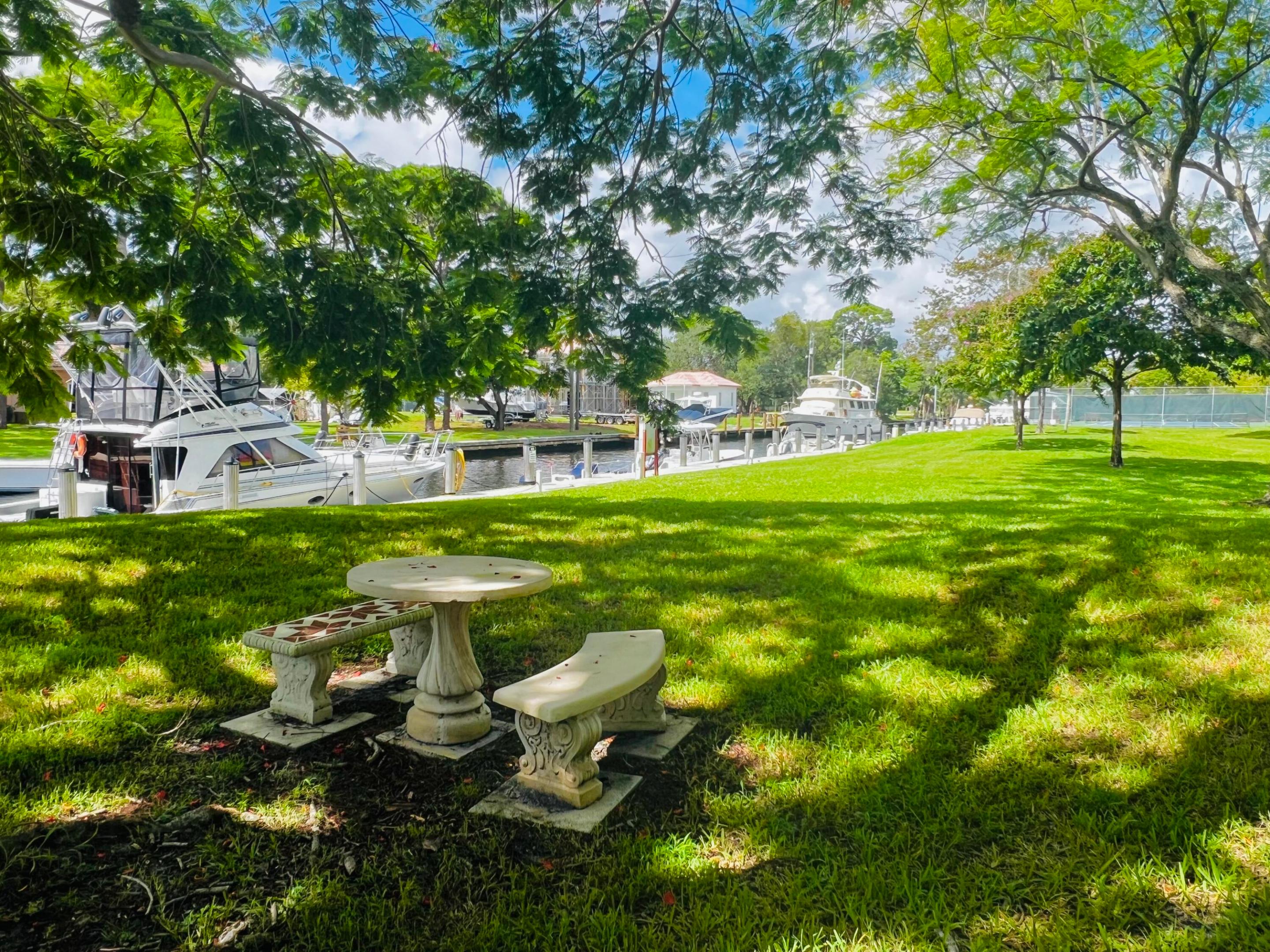 RIVER REACH CONDOMINIUM III - Residential