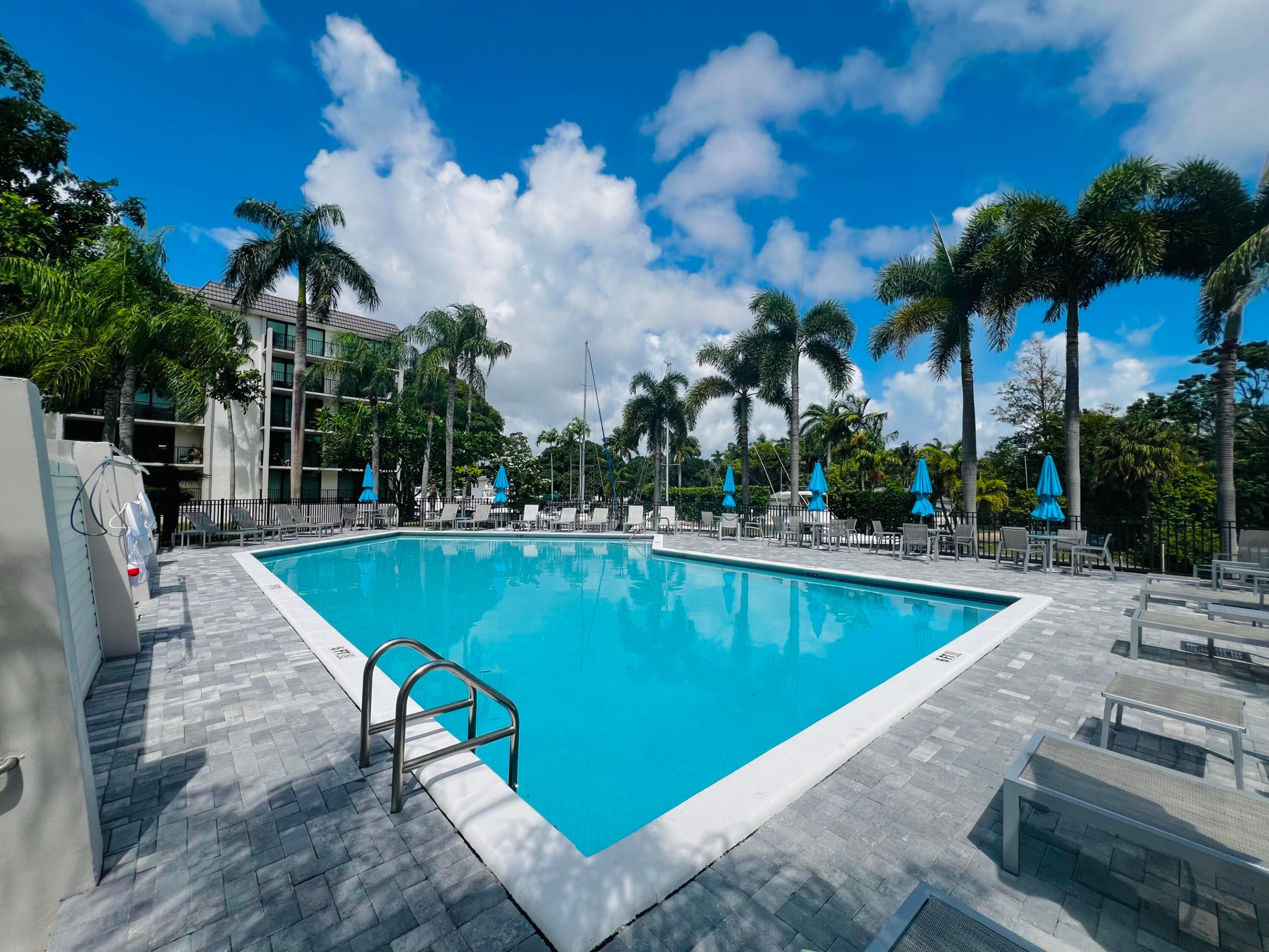 RIVER REACH CONDOMINIUM III - Residential