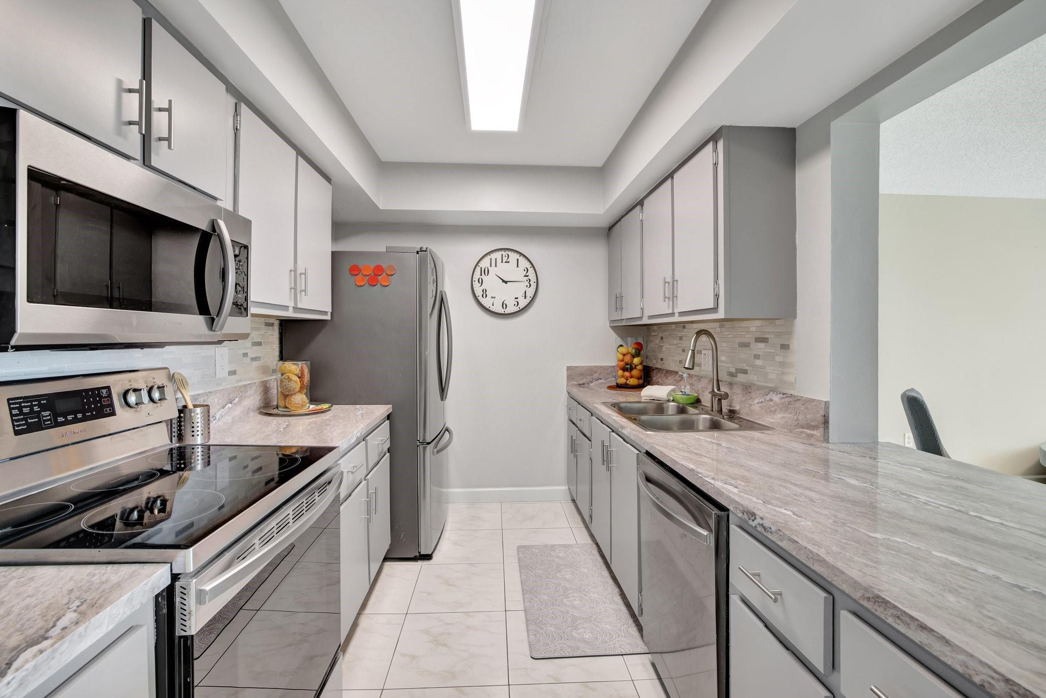 RIVER REACH CONDOMINIUM III - Residential