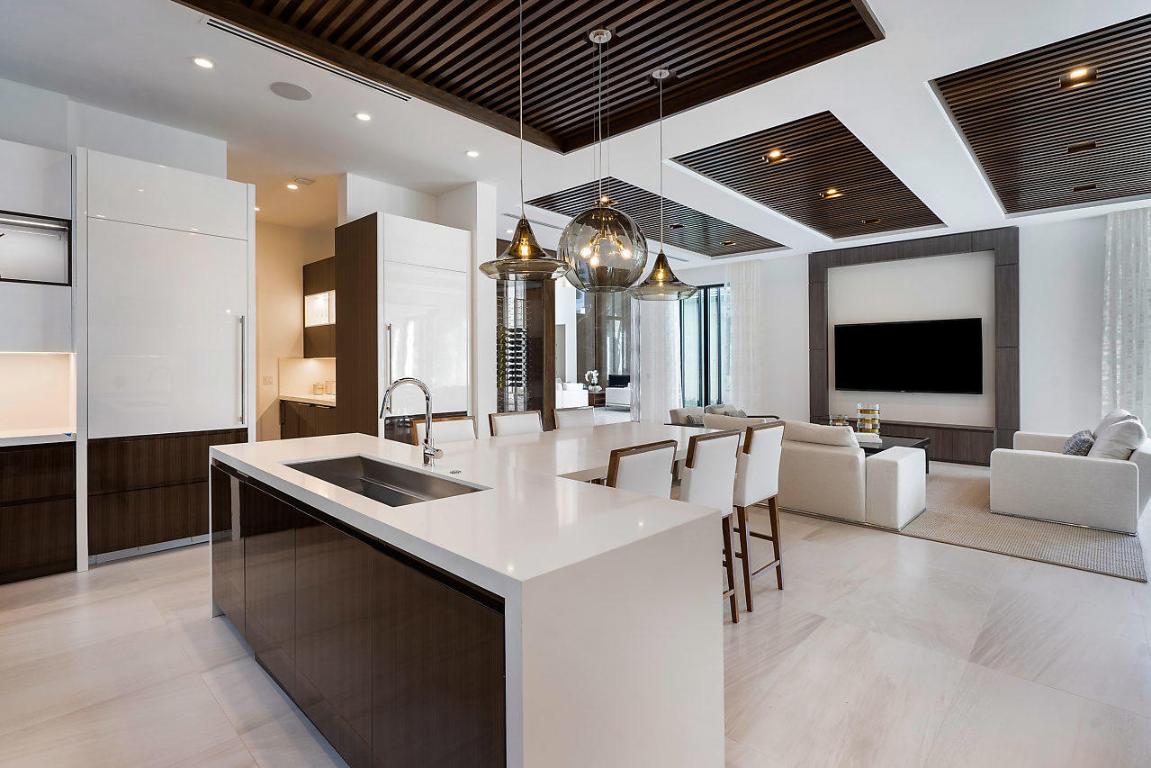 ROYAL PALM YACHT & COUNTRY CLUB - Residential