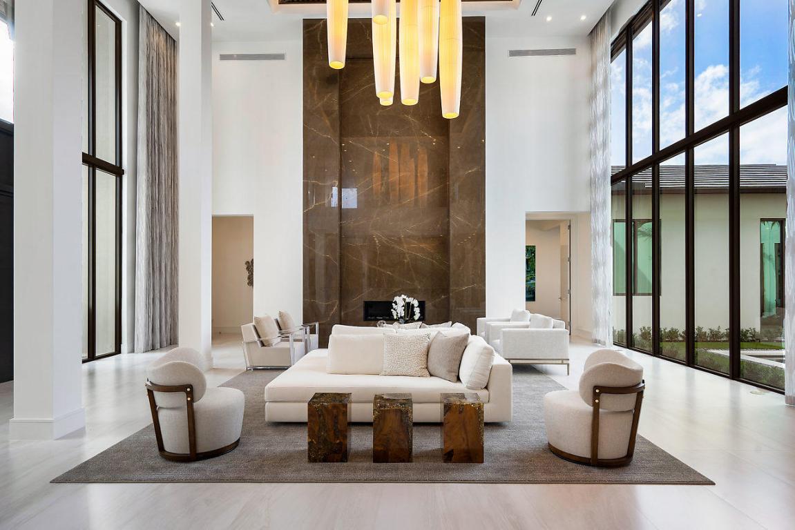 ROYAL PALM YACHT & COUNTRY CLUB - Residential