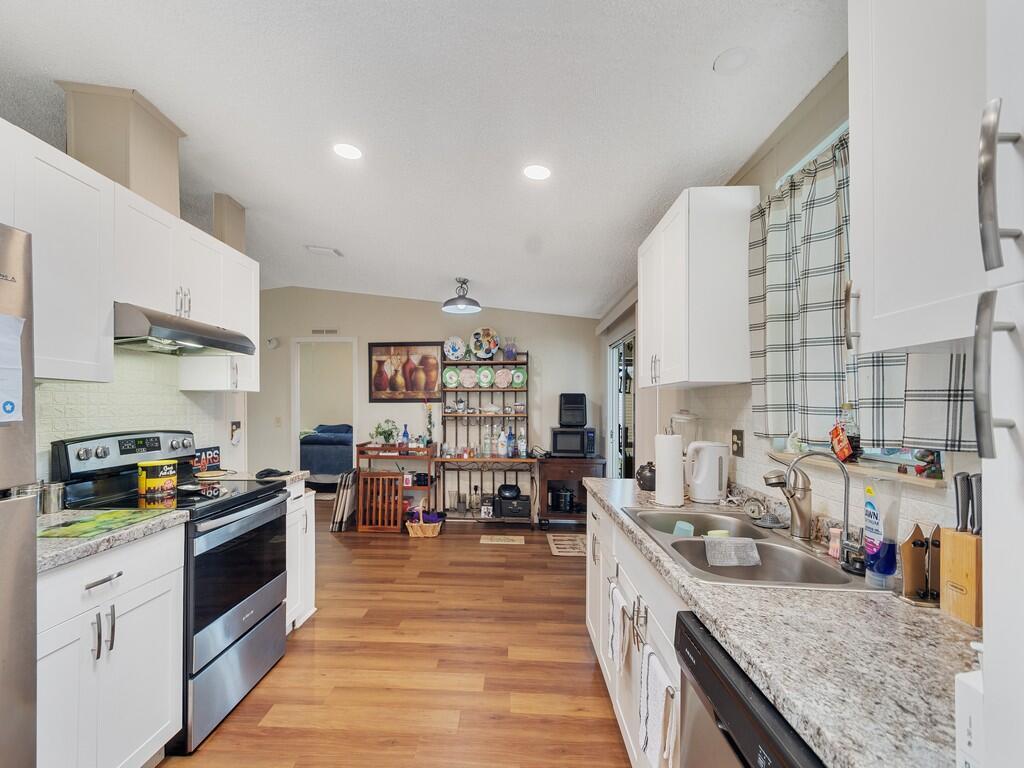 Pinelake Gardens & Estates - Residential