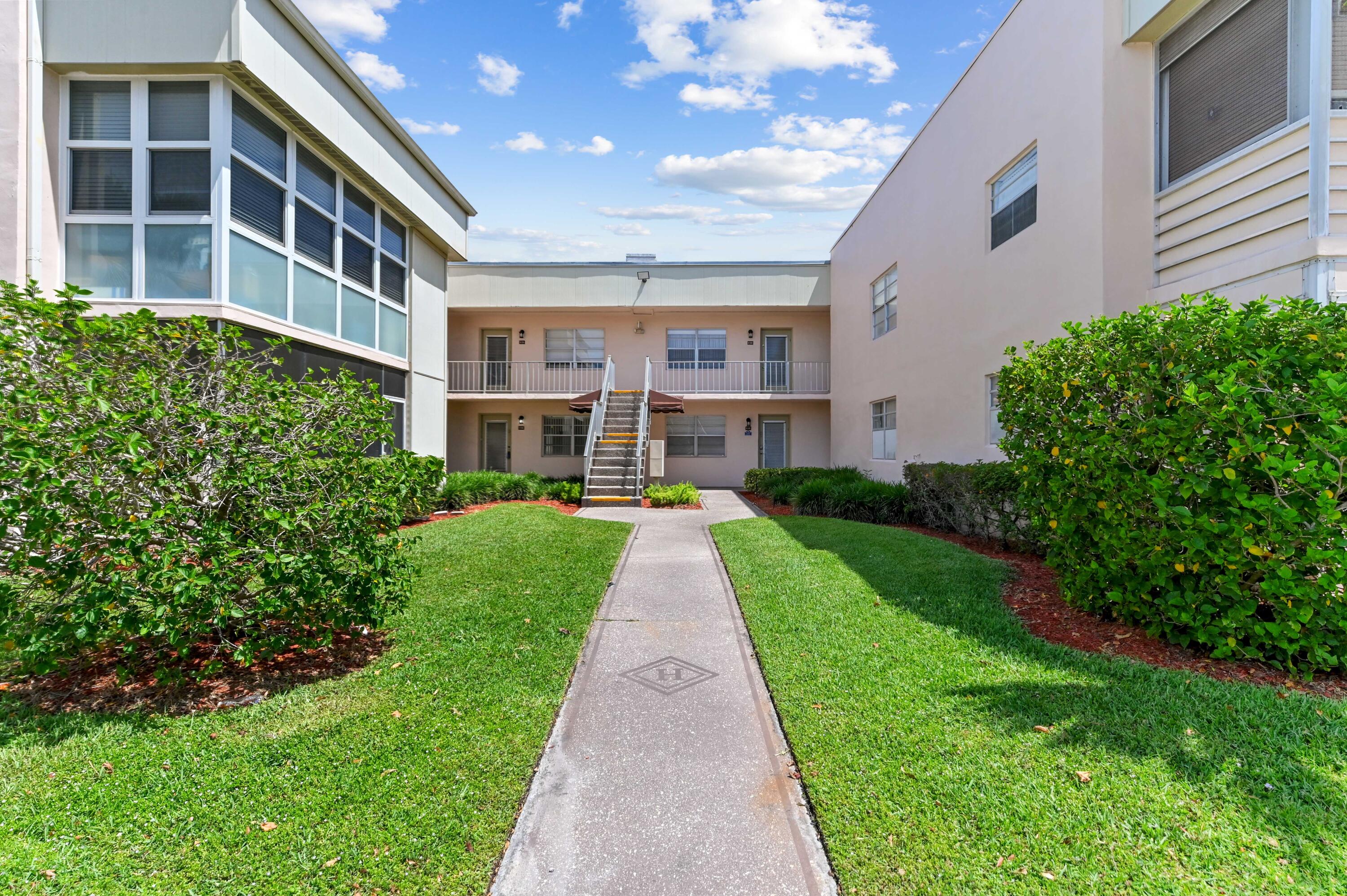 KINGS POINT CAPRI - Residential