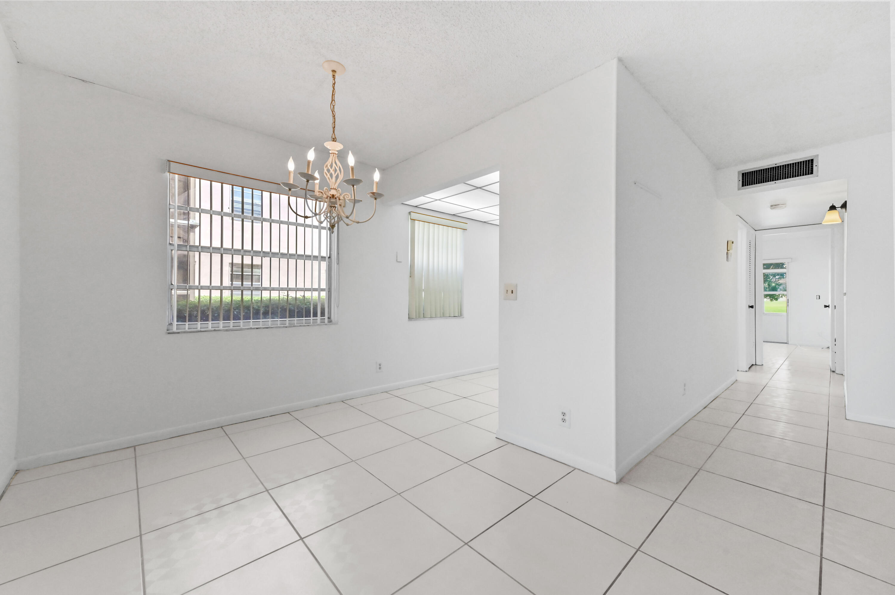 KINGS POINT CAPRI - Residential