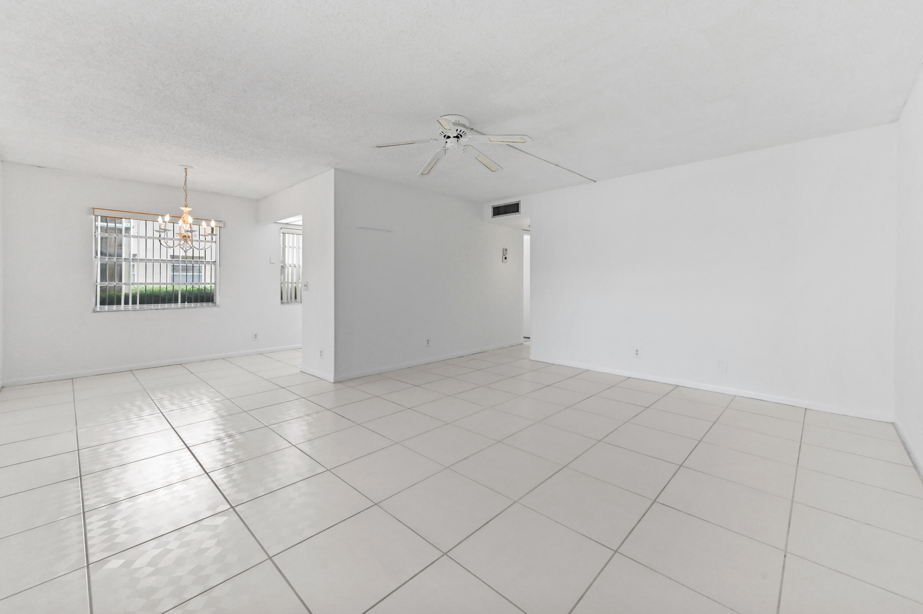 KINGS POINT CAPRI - Residential