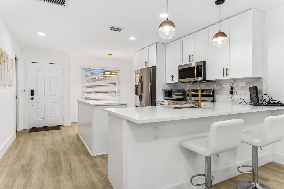 PALM GREENS AT VILLA DEL RAY COND PHASE 1,2,2-A,2- - Residential
