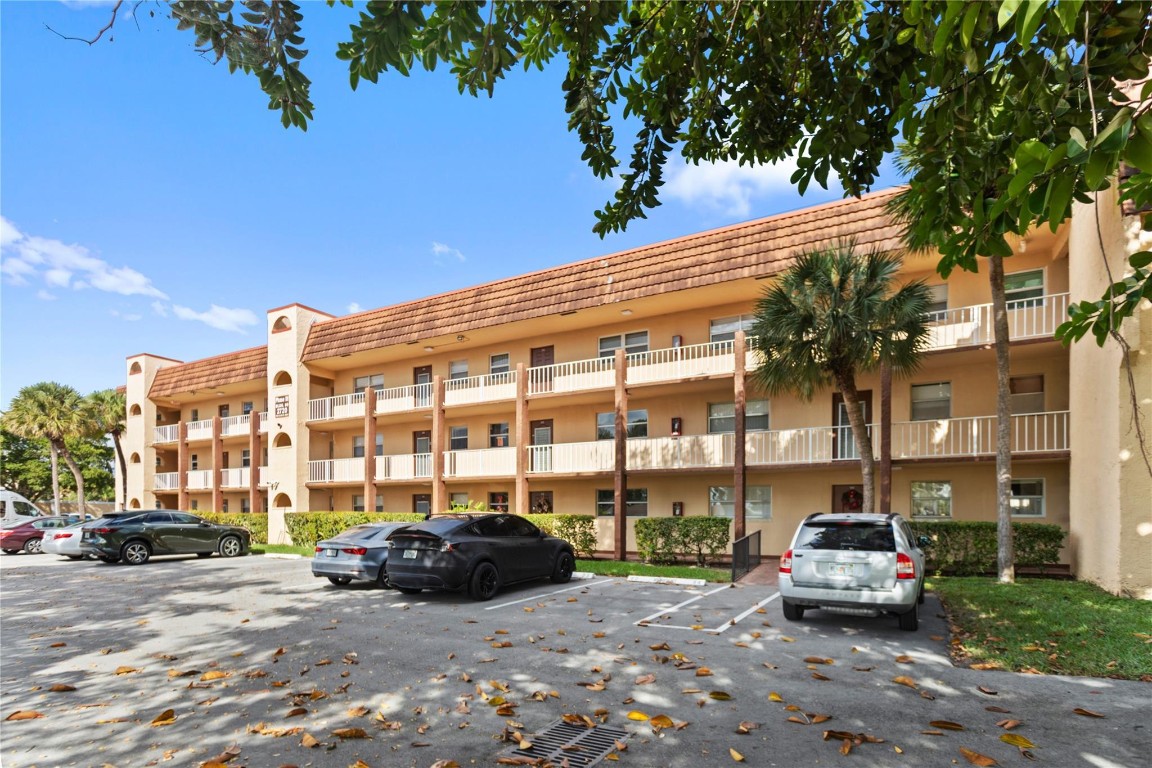 sunrise lakes phase 3 - Residential